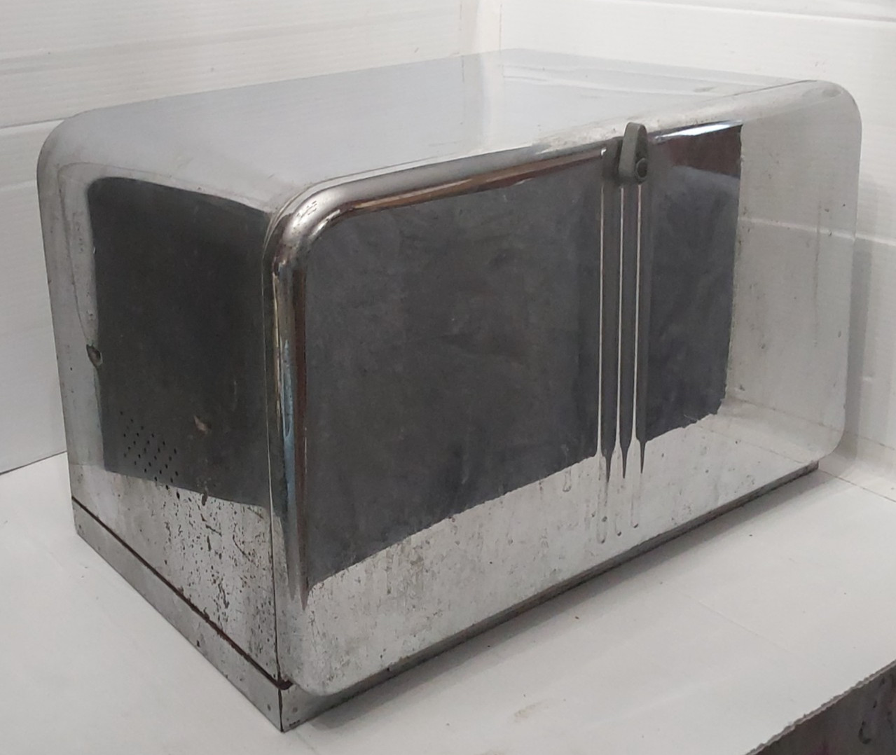 Vintage MCM Lincoln Beauty Box Chrome Bread Box Cutting Board Metal Pie Safe 195 Vintage MCM Lincoln Beauty Box Chrome Bread Box Cutting Board Metal Pie Safe 195