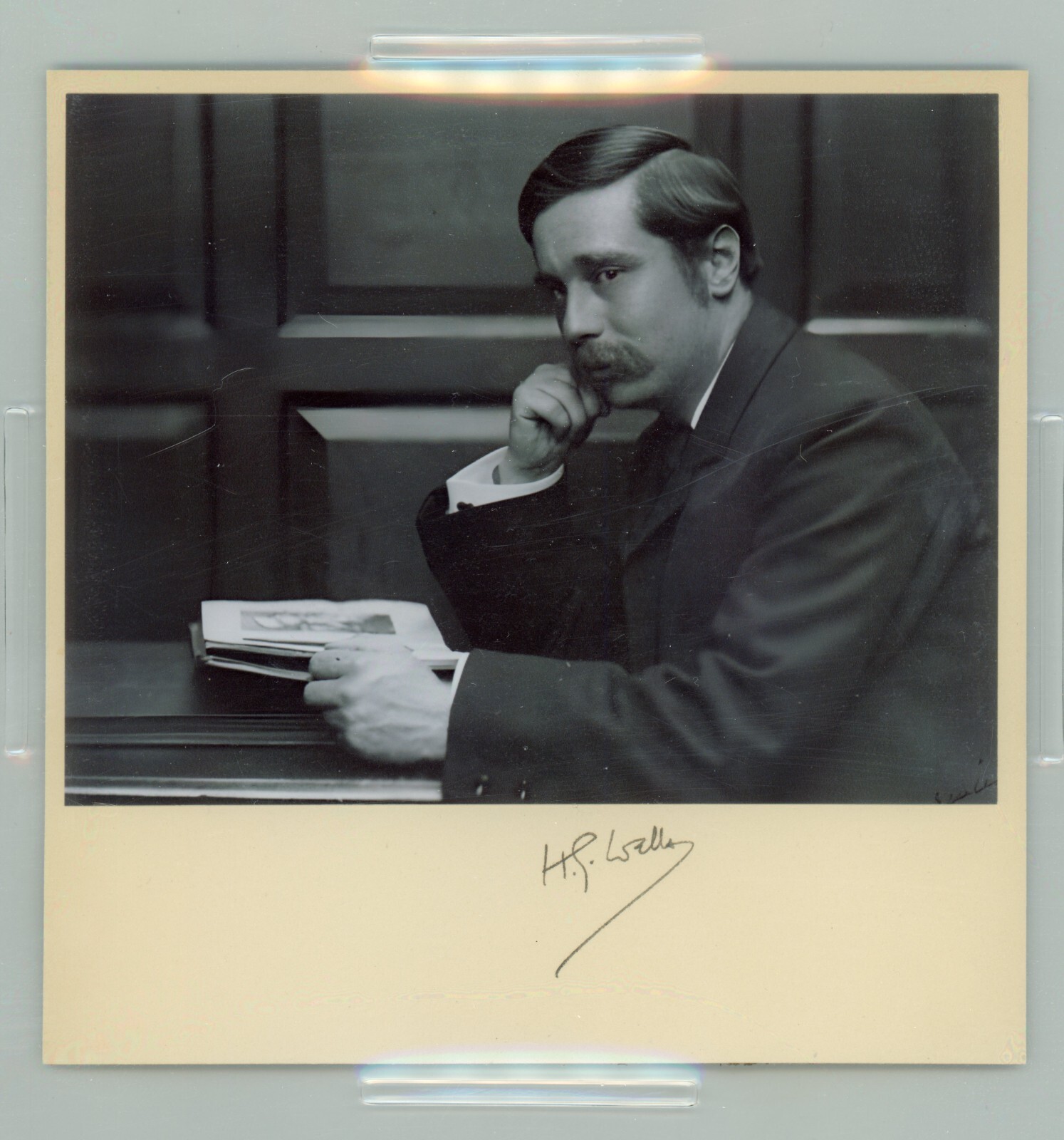 H. G. Wells ~ Signed Autographed Authentic Signature HG ~ PSA DNA Encased H. G. Wells ~ Signed Autographed Authentic Signature HG ~ PSA DNA Encased