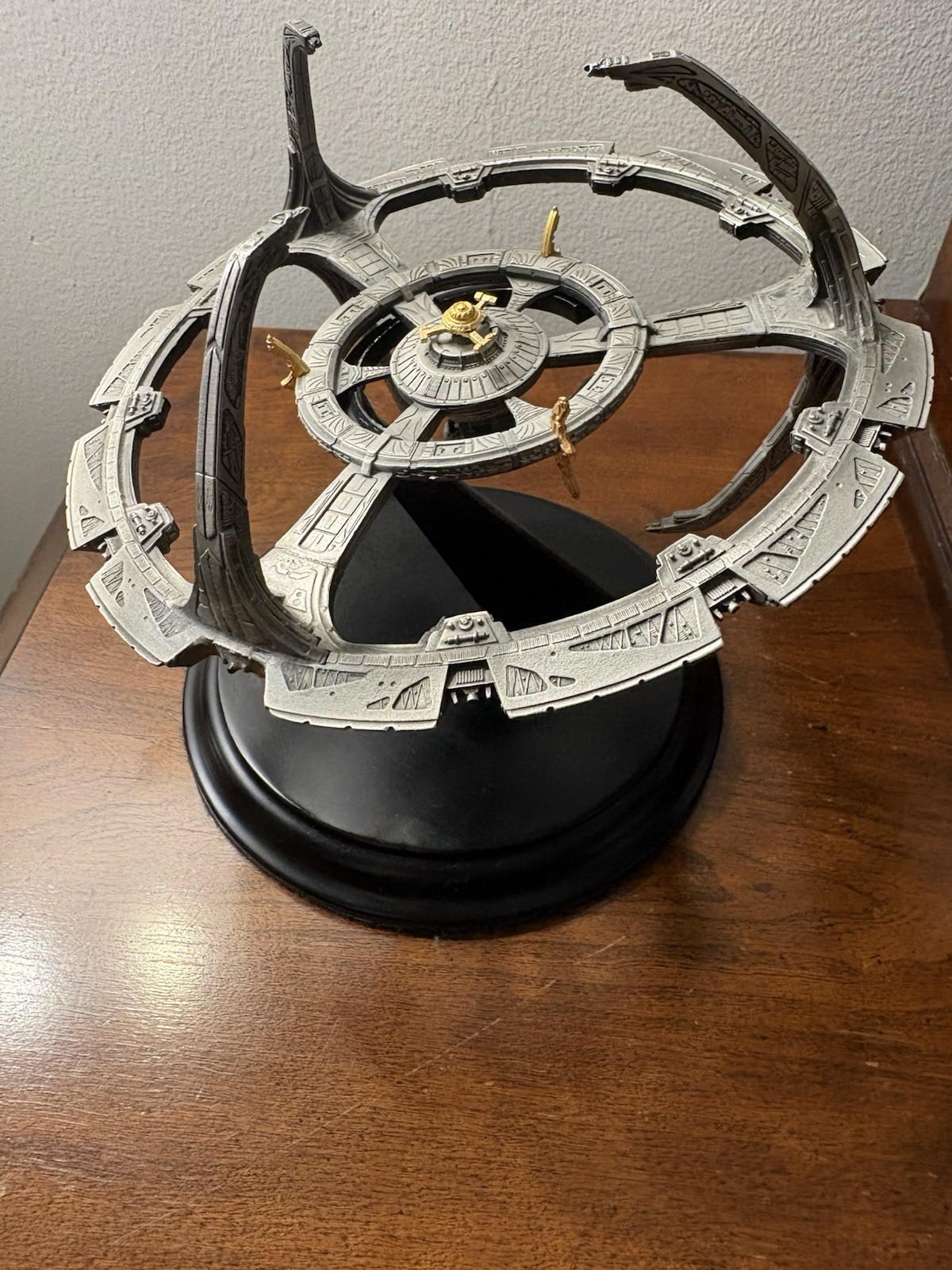 Franklin Mint Star Trek Deep Space Nine Space Station Pewter With Stand