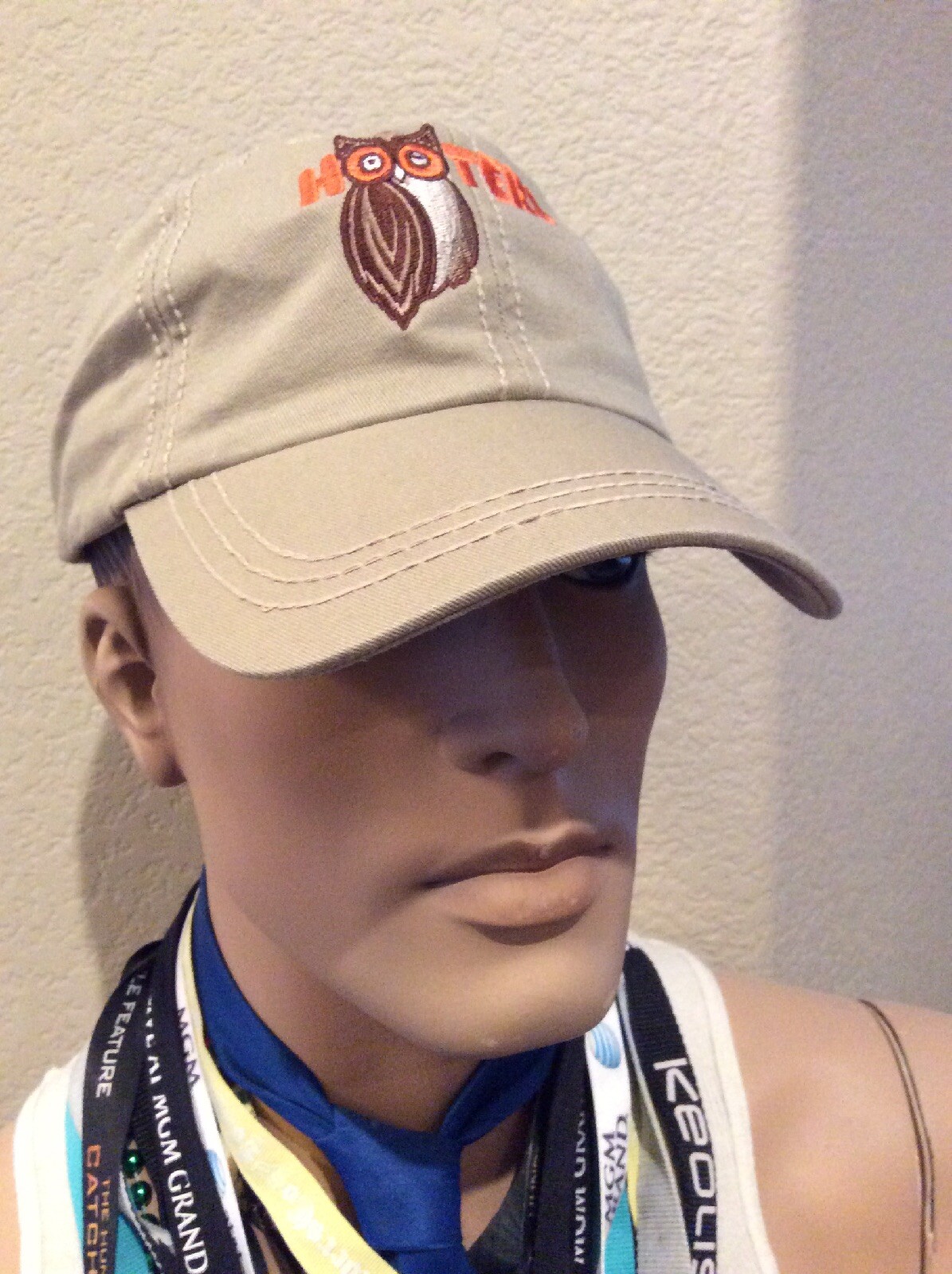 HOOTERS Classic Beige Tan Baseball Cap Golf Hat Adjustable Strap 
