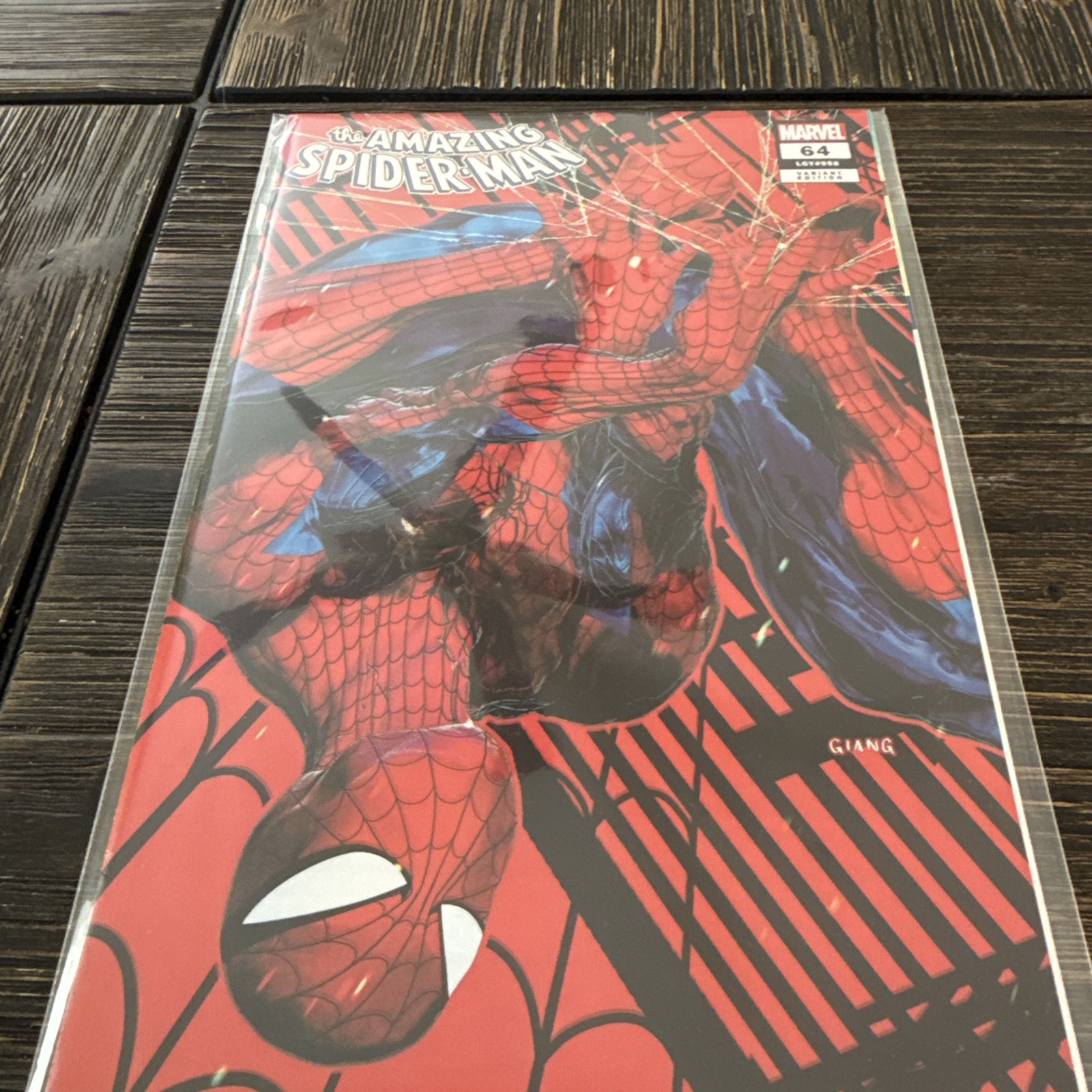 AMAZING SPIDER-MAN #64 JOHN GIANG NEGATIVE BLEED TRADE DRESS LTD 1000 Marvel