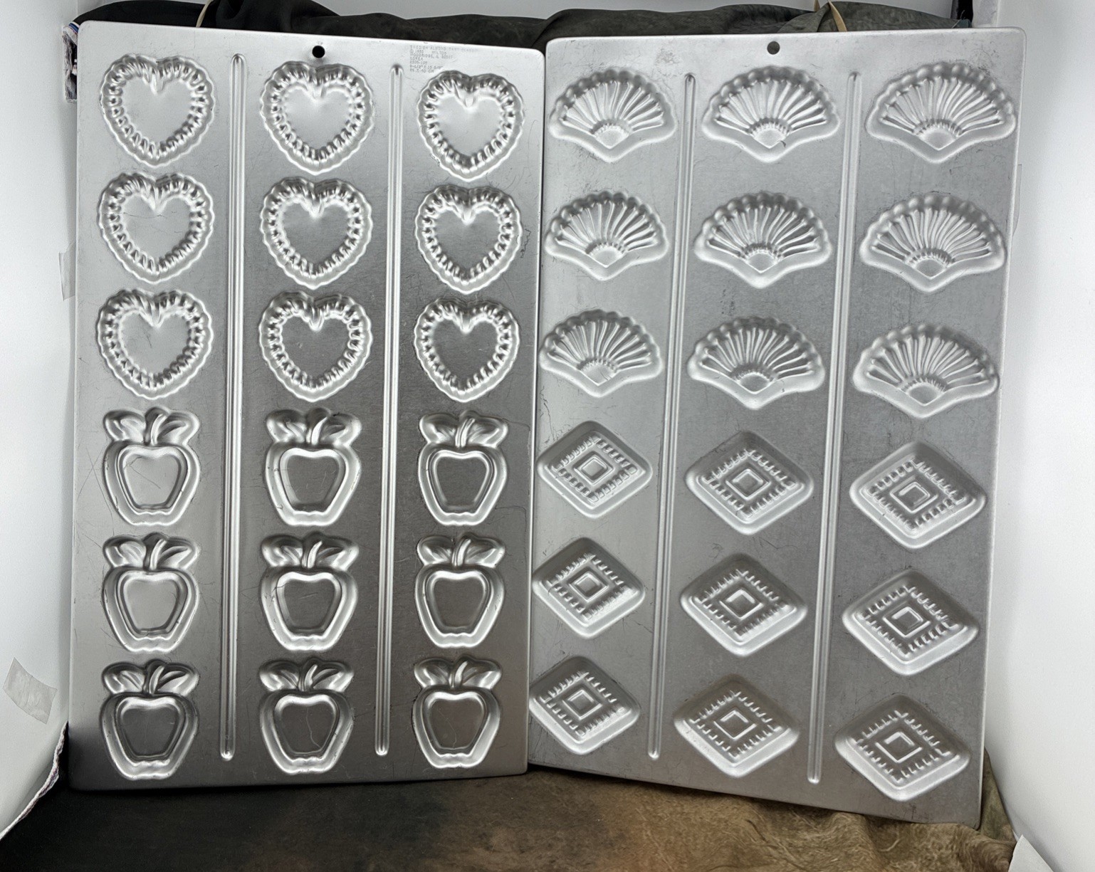 2 Vtg Wilton 1985 Swedish Classic Cookie Choco Molds 36 Apple Heart Fan Diamond 2 Vtg Wilton 1985 Swedish Classic Cookie Choco Molds 36 Apple Heart Fan Diamond