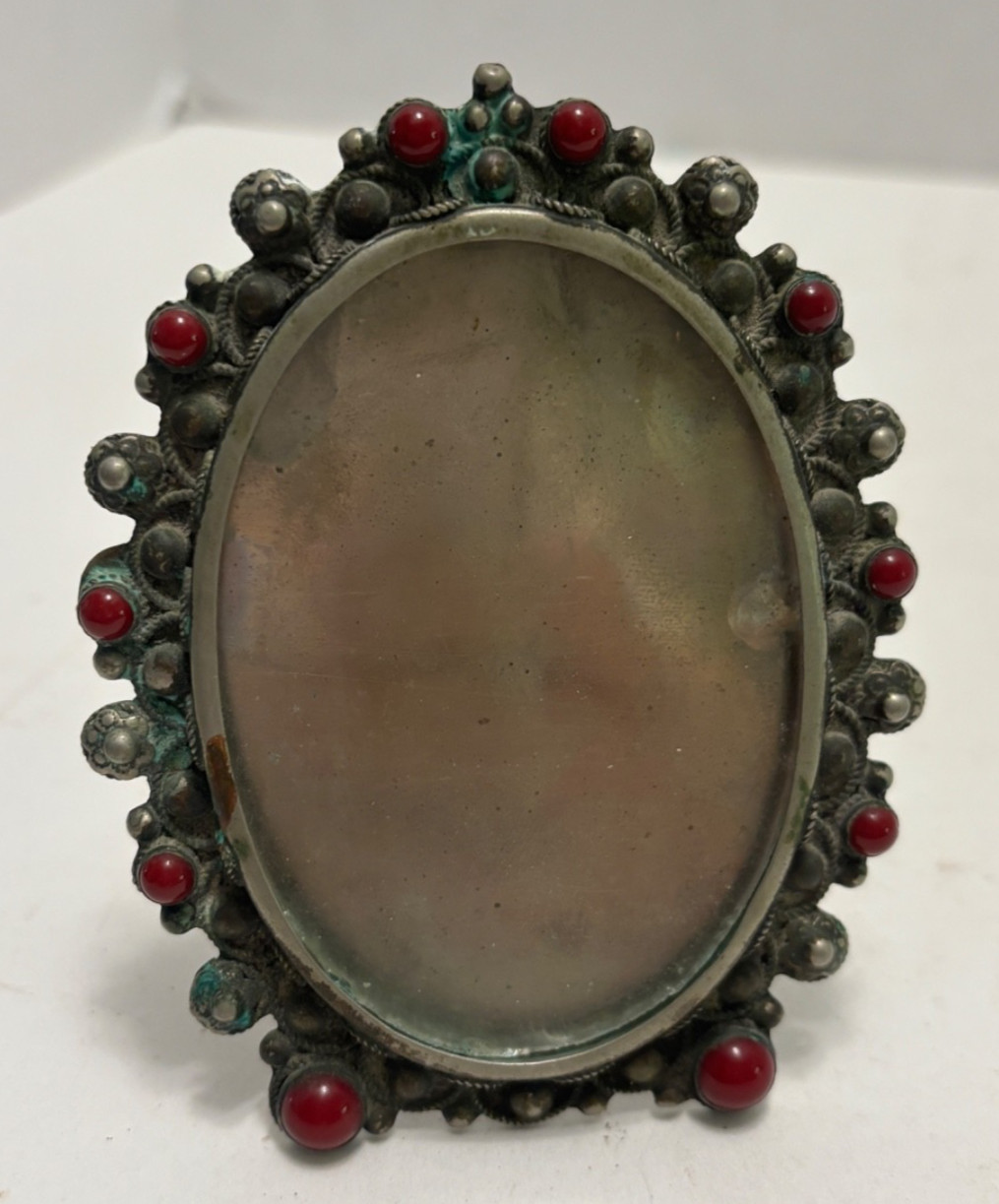 Vintage Bejeweled OVAL FRAME Carnelian Faux Pearl Rope Twist Metal Easel 4x3