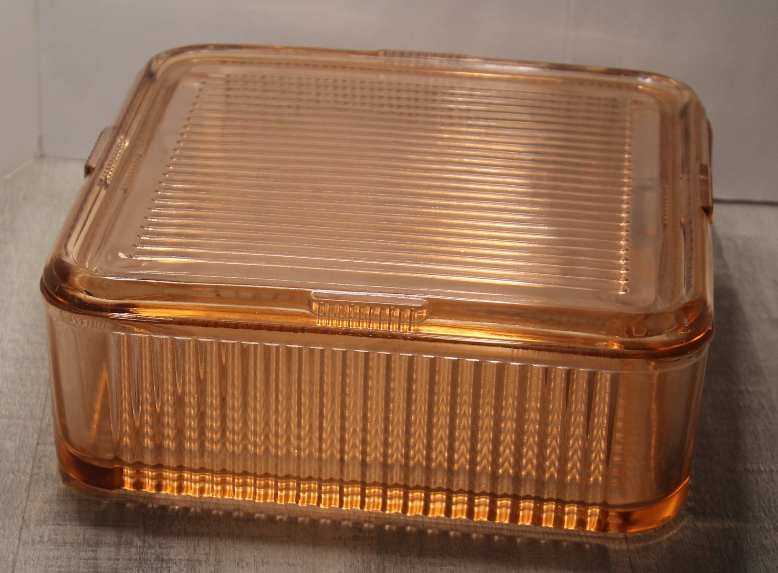 Vintage Pink Glass Refrigerator Dish w/ Lid Ribbed Frigie (Small Rim Chip)