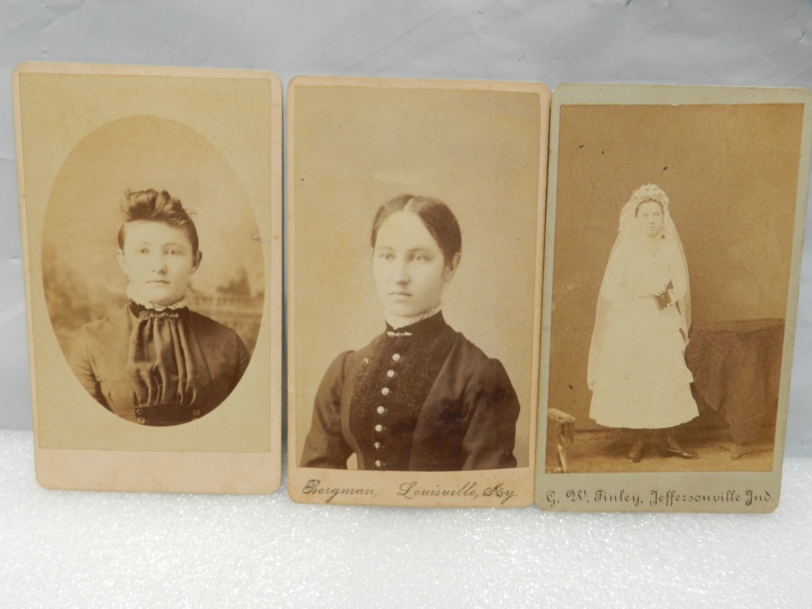 3 Antique Cabinet Card Photo Victorian Young Women Bride Indiana Kentucky (I62S) 3 Antique Cabinet Card Photo Victorian Young Women Bride Indiana Kentucky (I62S)