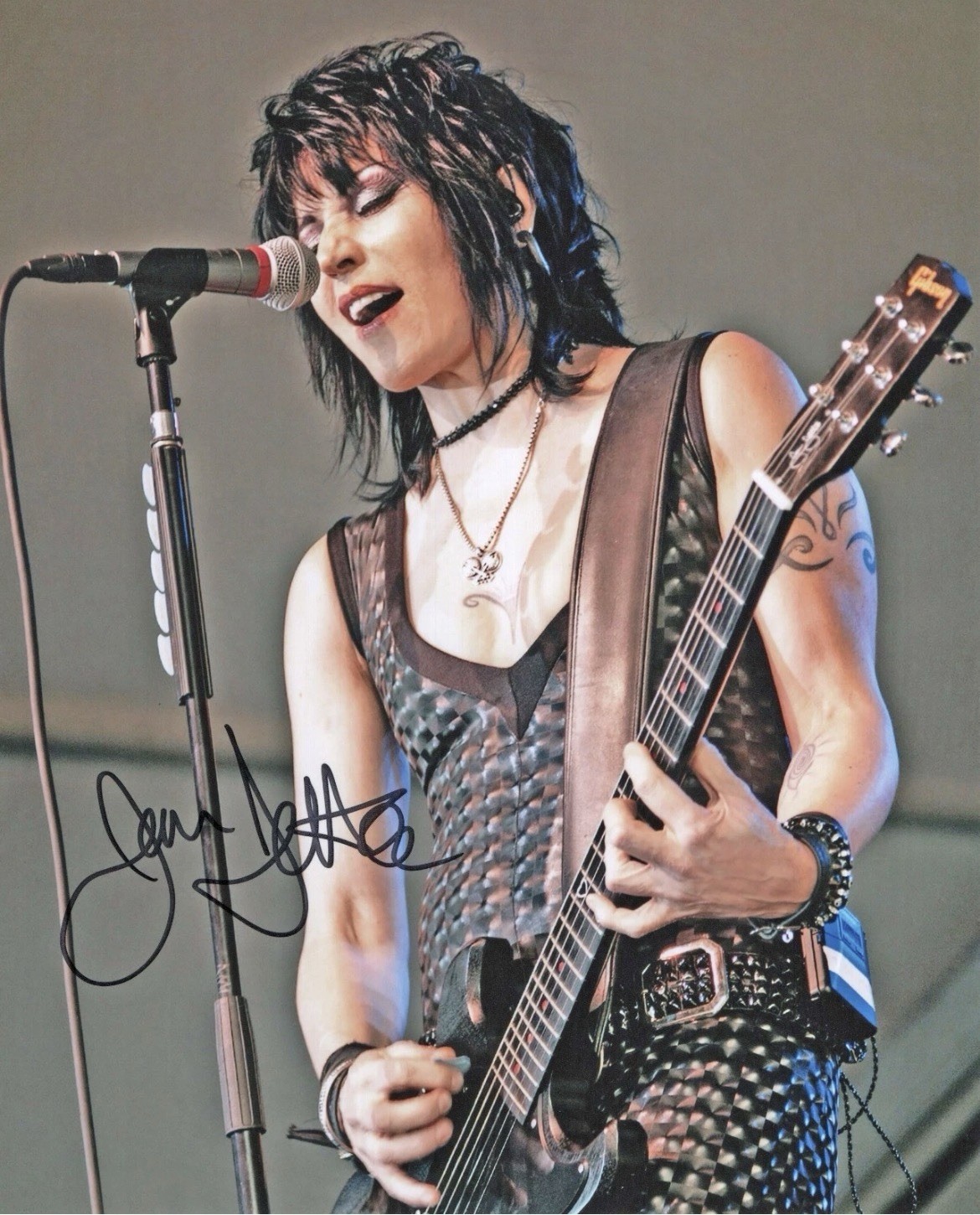 Joan Jett Original 10x8 Autographed Photo With Certificate Of Authenticity Joan Jett Original 10x8 Autographed Photo With Certificate Of Authenticity