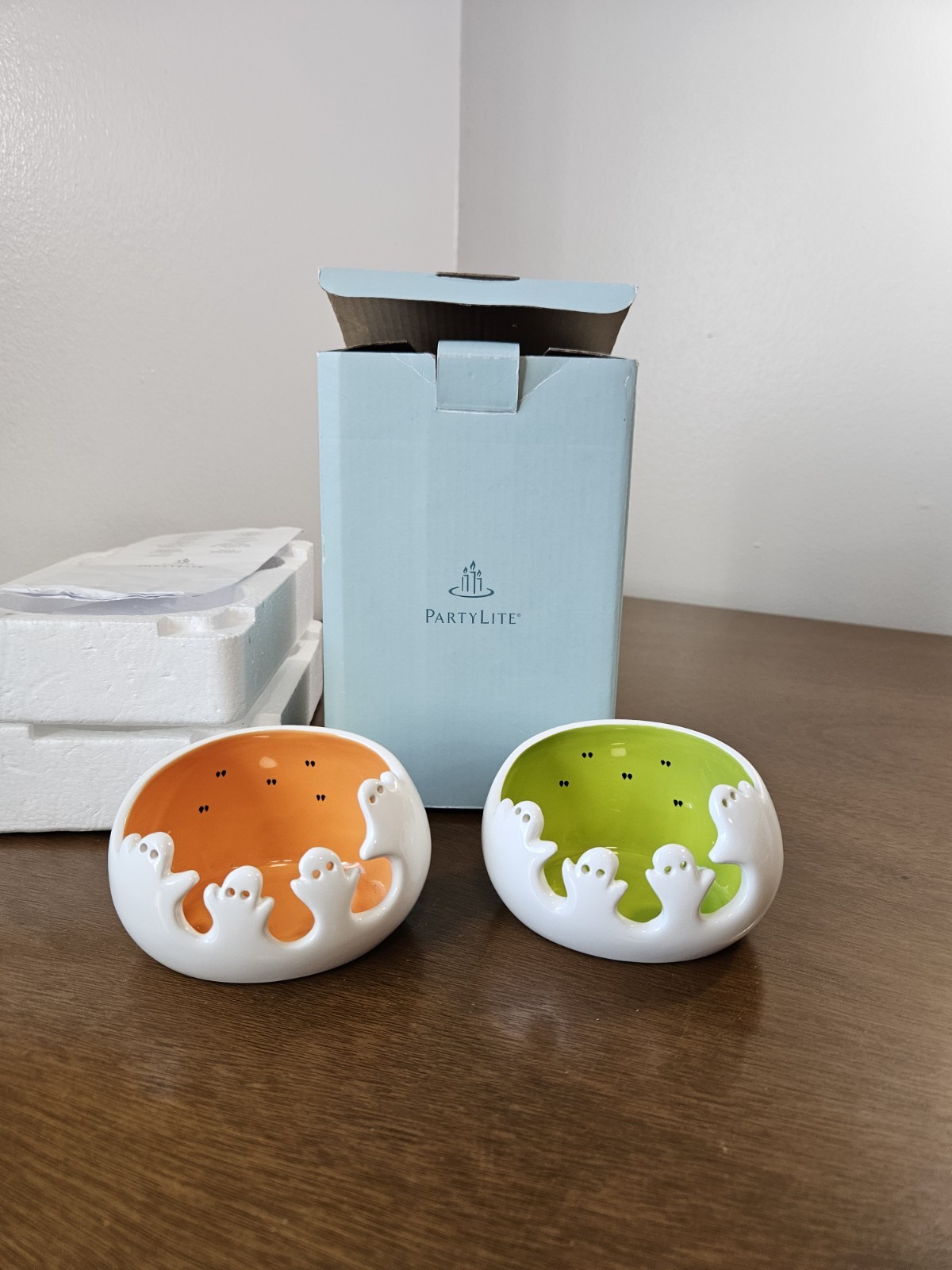 Partylite Spooky Ghost Tealight Candle Holders Set Of 2 Ceramic Halloween New Partylite Spooky Ghost Tealight Candle Holders Set Of 2 Ceramic Halloween New