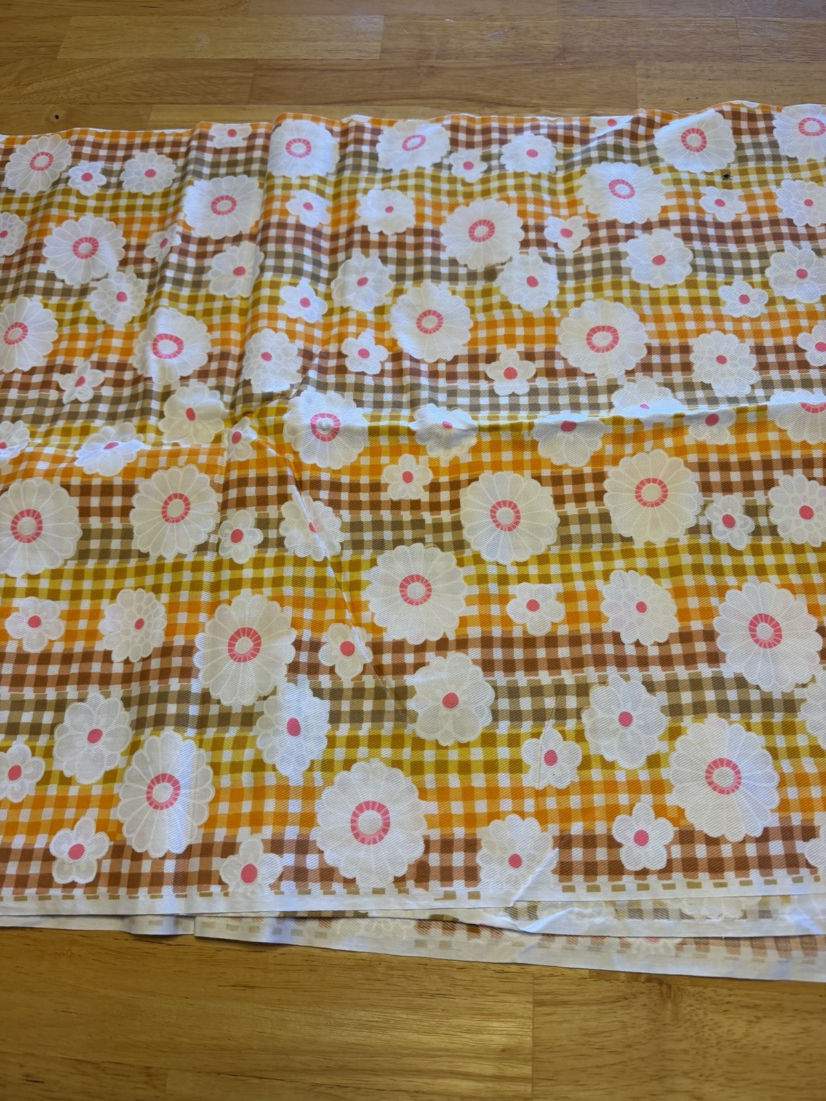 Vintage Lazy Daisy Fabric Flower Power 70s Retro Pink  Orange Retro 2 Yards