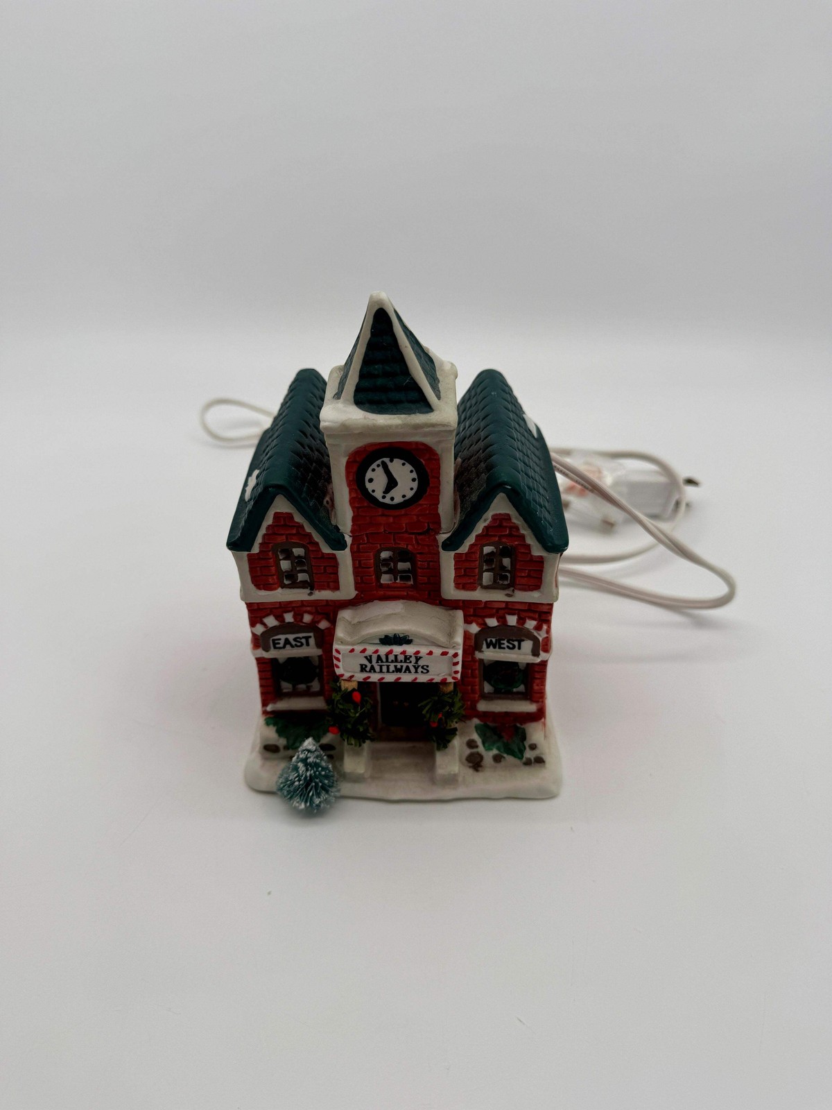 Vintage 1994 Christmas Valley Valley Railways Lighted Train Station