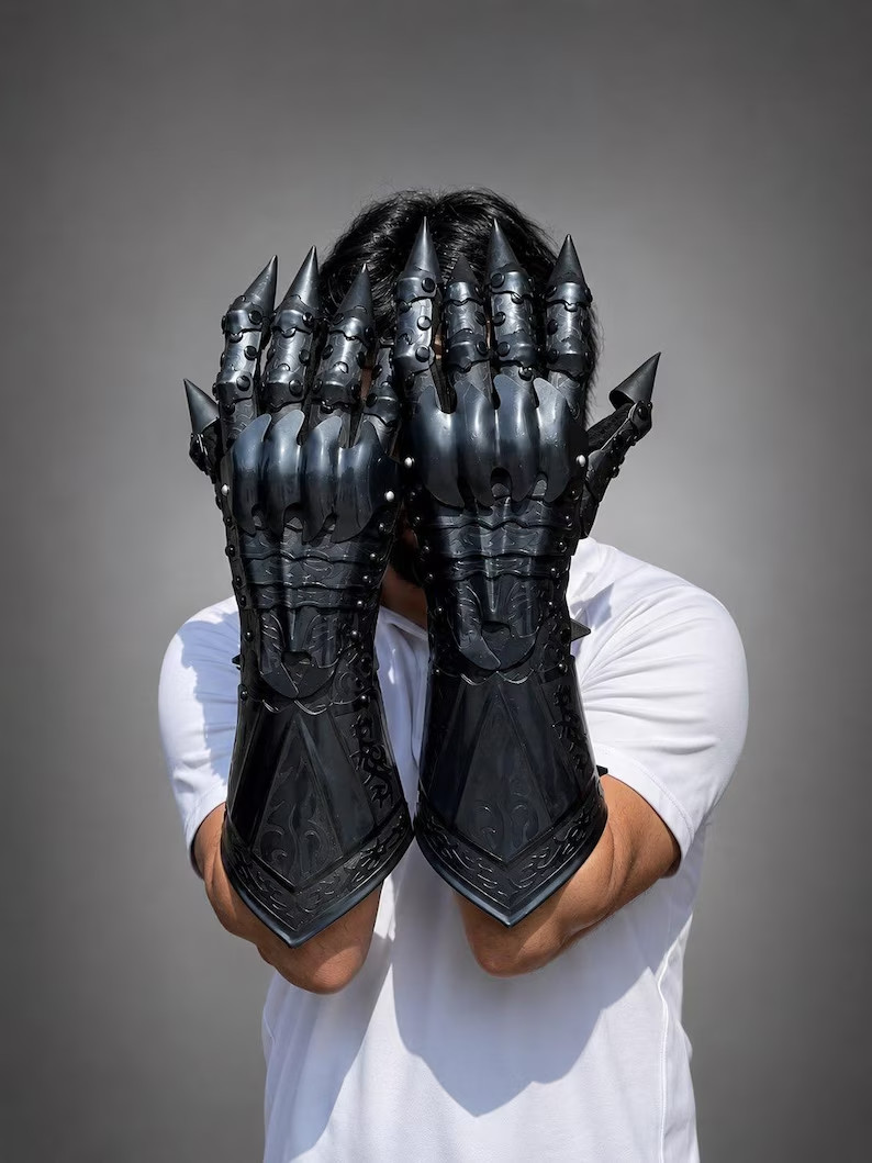 Wearable Black Fantasy Armor Gauntlets with Claws Medieval Knight LARP Gloves Wearable Black Fantasy Armor Gauntlets with Claws Medieval Knight LARP Gloves