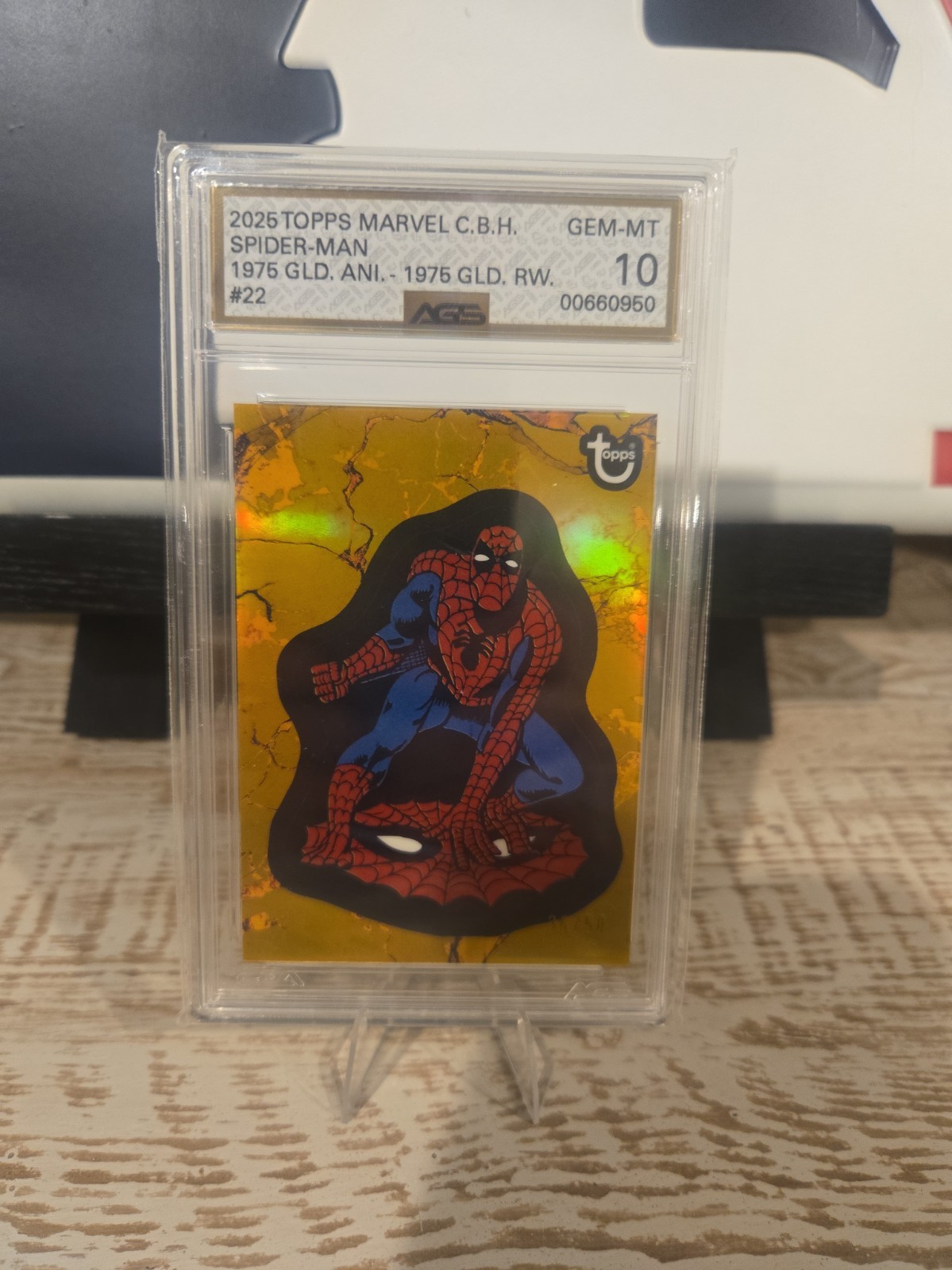 2025 TOPPS MARVEL COMIC BOOK HEROES- SPIDER-MAN - 1975 GOLD /50 AGS GEM-MT 10