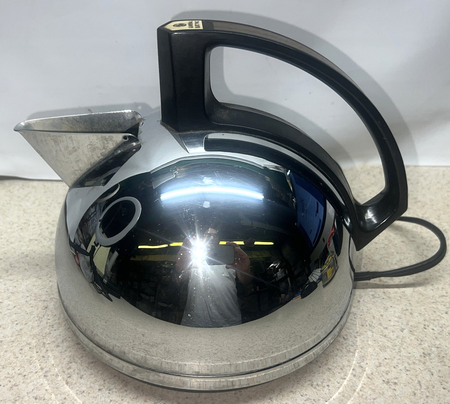 Vintage GE Electric Tea Kettle Model A2K52. Tested Heats Quickly And Works Vintage GE Electric Tea Kettle Model A2K52. Tested Heats Quickly And Works