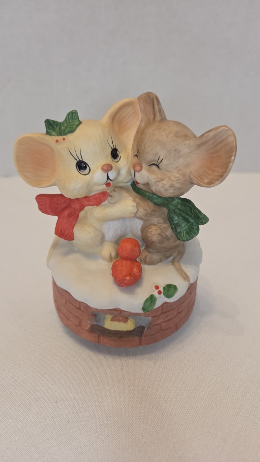 Vintage Mice Christmas Music Box Porcelain I’m Dreaming Of A White Xmas Taiwan