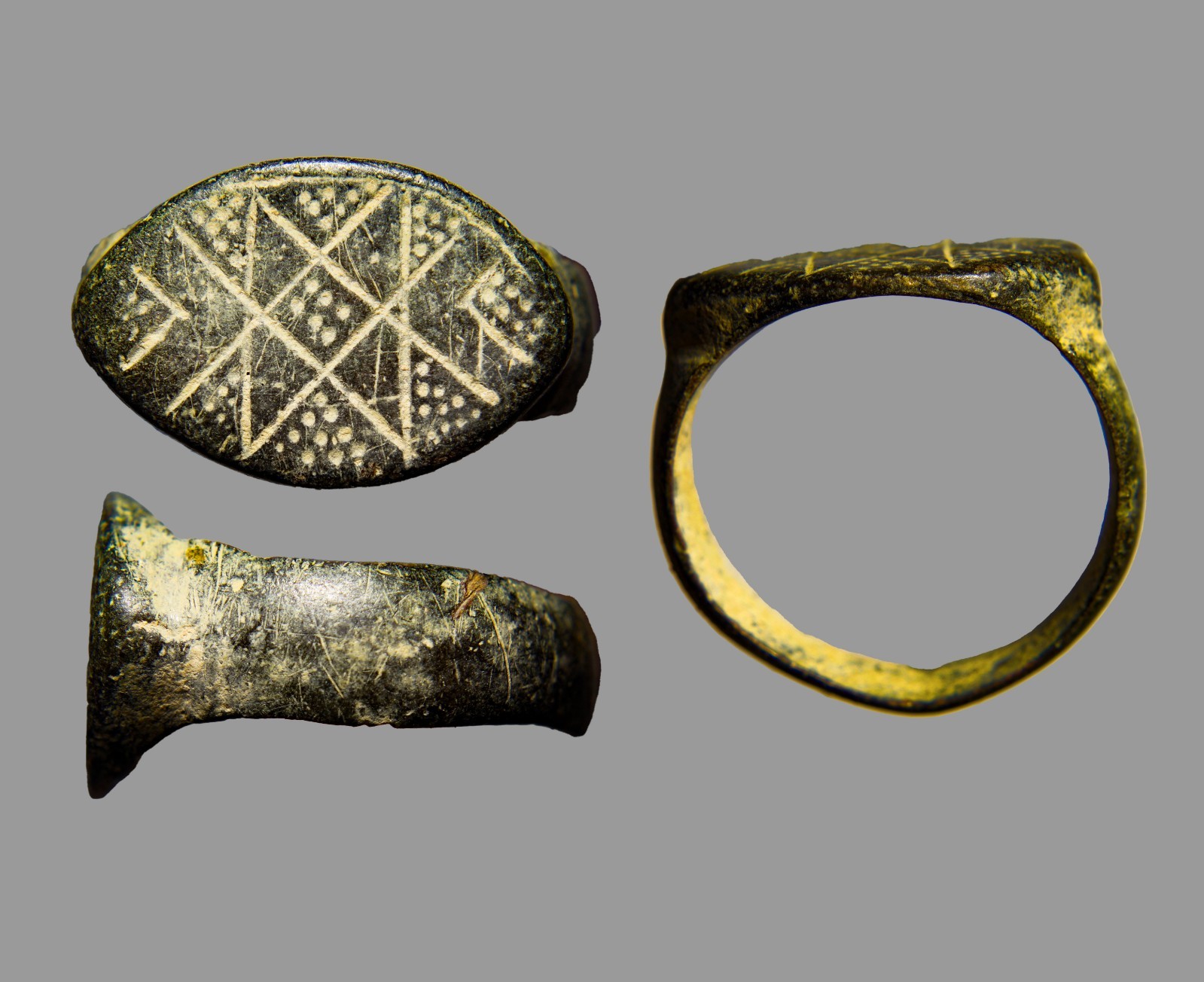 Ancient Antiquity 100 BC - 200 AD Ancient Roman Gnostic Occult Bronze Ring wCOA