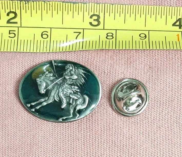 Vintage Siskiyou Native American On Horse 2050 Lapel Pin 1992 Moon Night Scene