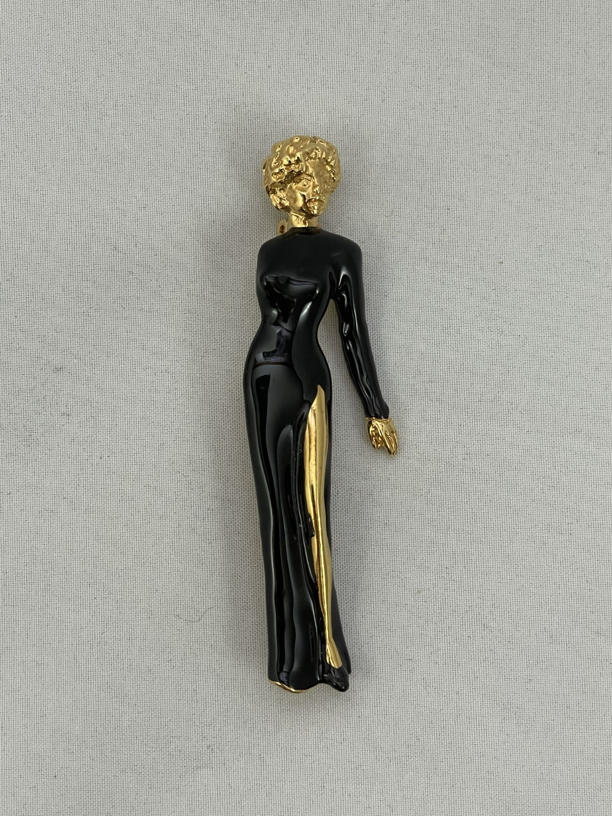 Wendy Gell © Disney Dick Tracy Madonna “Breathless Mahoney” Sculptural Brooch Wendy Gell © Disney Dick Tracy Madonna “Breathless Mahoney” Sculptural Brooch