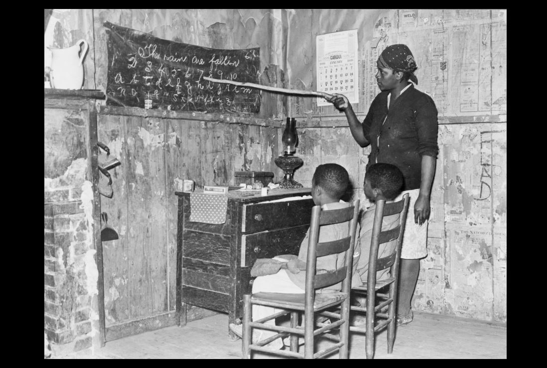 1939 Black Mother Teaching Children, PHOTO Home School Great Depression Teacher