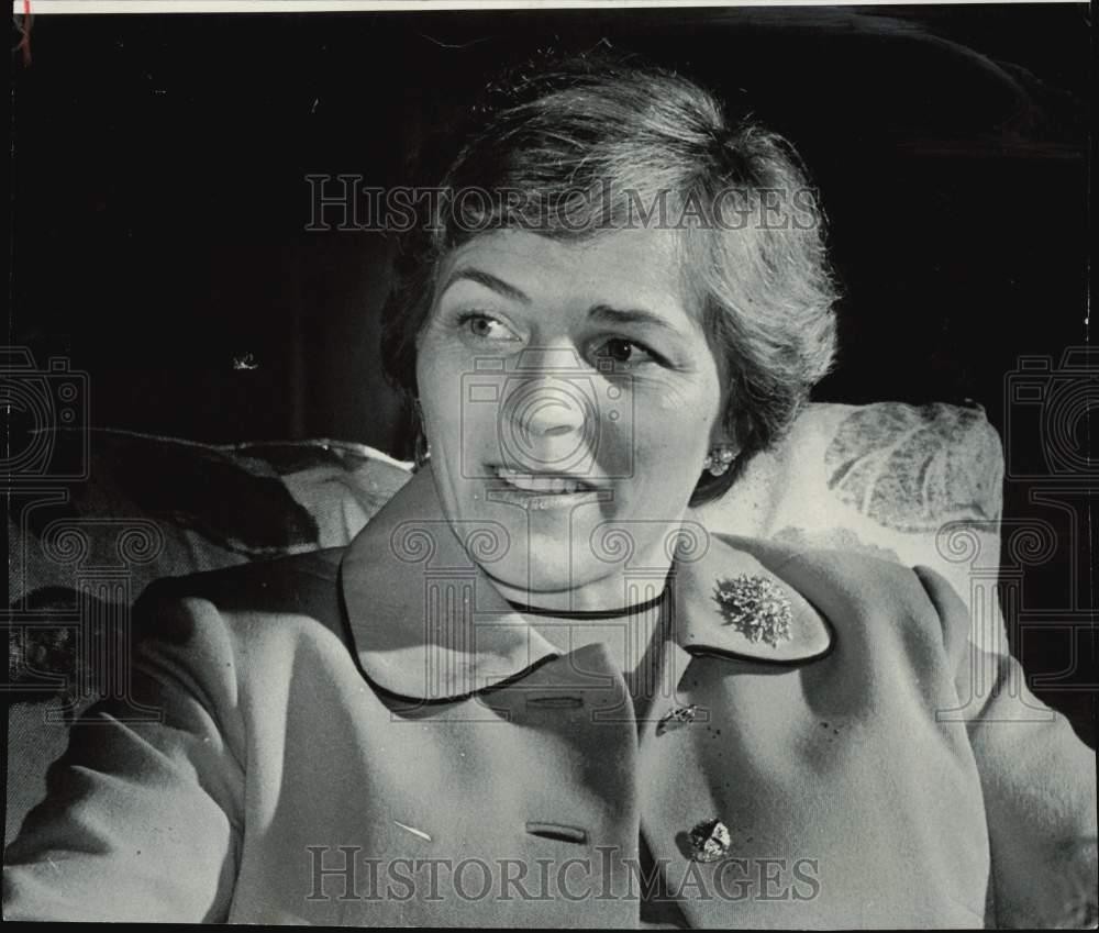 1976 Press Photo Nancy Evans during interview at the Governor's Mansion