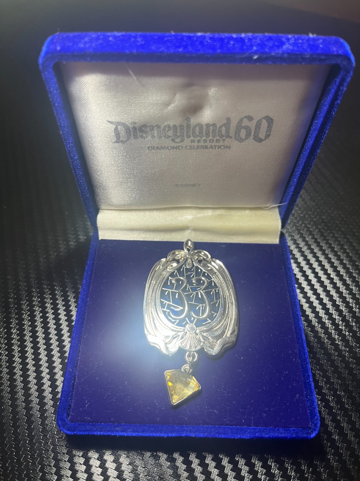 Disney Club 33 Disneyland 60th Diamond Anniversary Pin In Blue Box