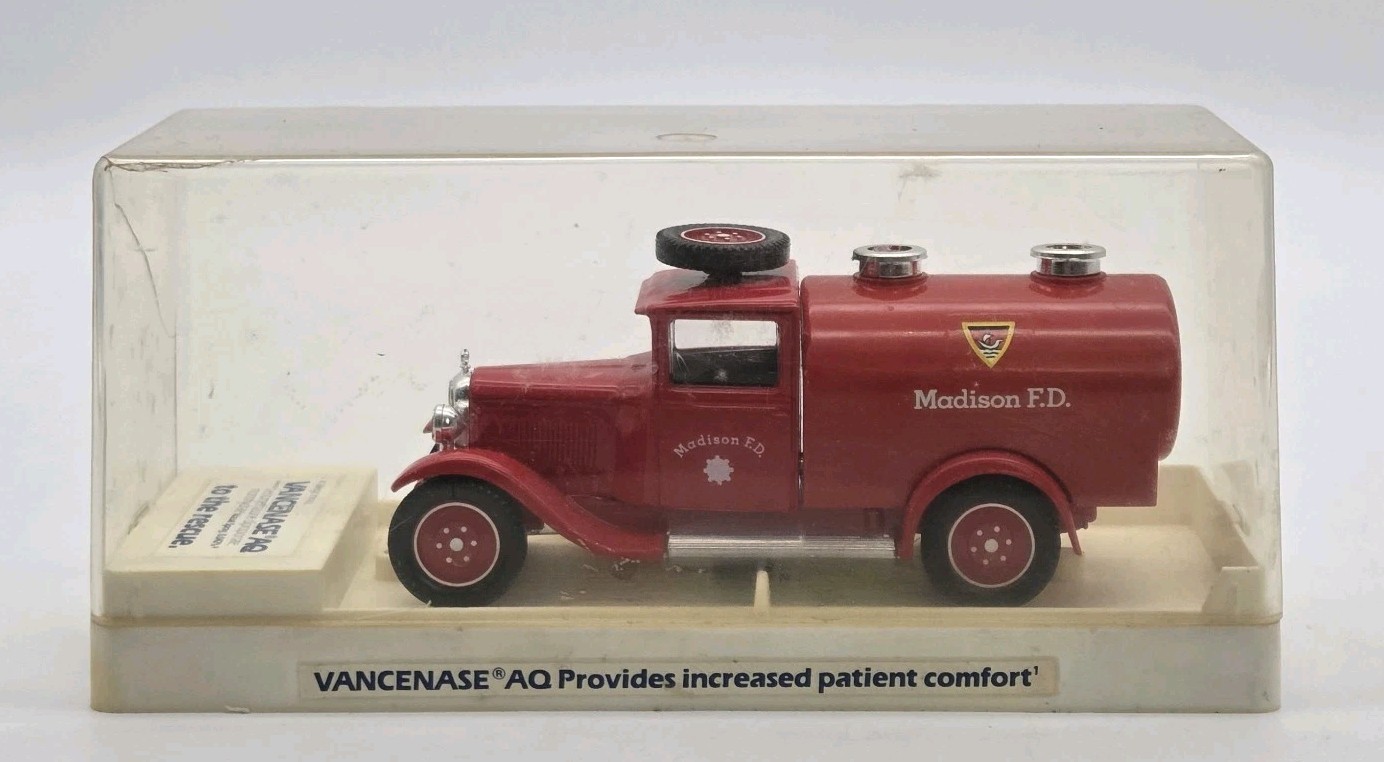 Solido 1930 Citroen C4F Fire Tanker Madison F.D. Diecast 1/43 Vancenase AQ Promo Solido 1930 Citroen C4F Fire Tanker Madison F.D. Diecast 1/43 Vancenase AQ Promo