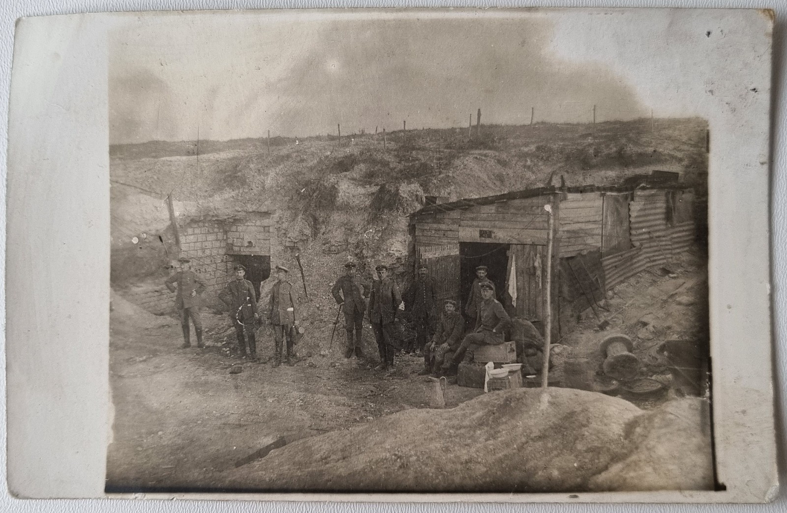 Postcard - Photo - German Soldiers - Shelter on the Battlefield - WW1 1914/18