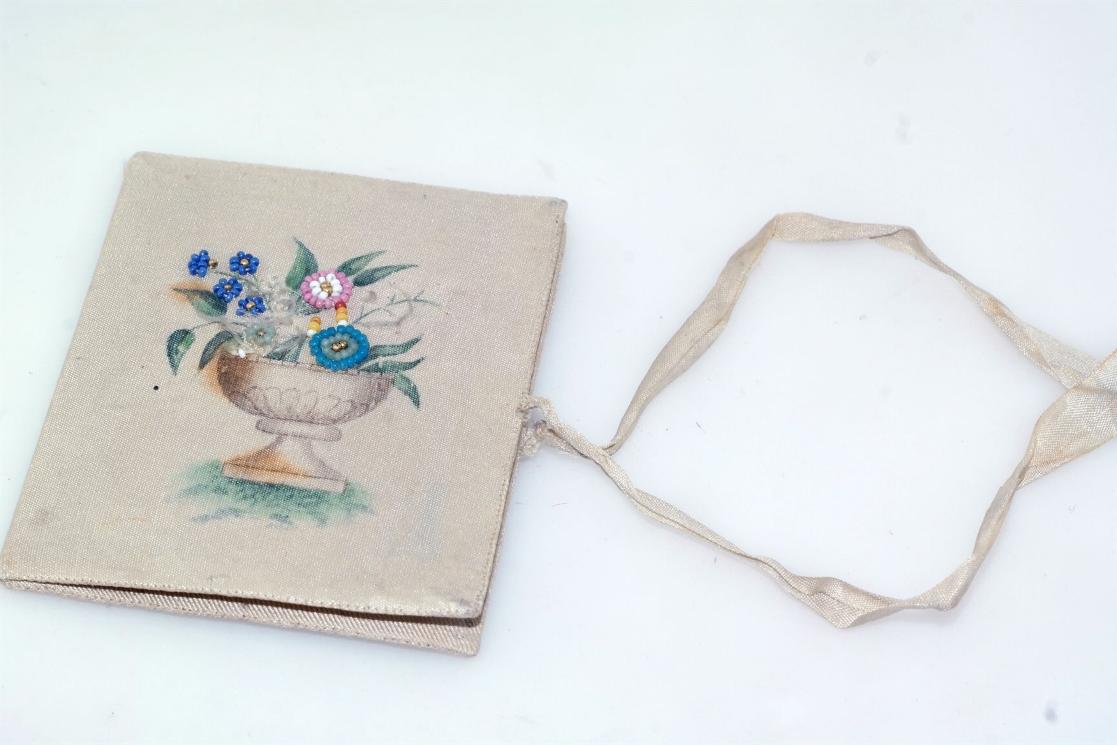 Vtg Hand Embroidered Linen Needle Case Floran Urn 