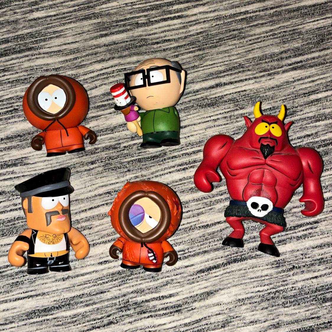 Kidrobot South Park Lot – Satan Chase, Dead Kenny, Big Gay Al, Garrison, Kenny Kidrobot South Park Lot – Satan Chase, Dead Kenny, Big Gay Al, Garrison, Kenny