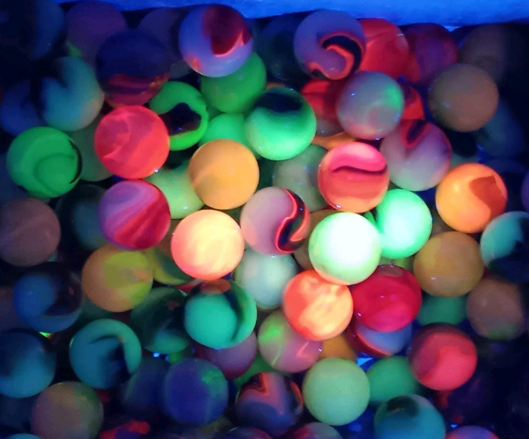 Vintage Jabo Marbles- Lot Of 30 Marbles - UV GLOWS-  Many Colors, Swirls