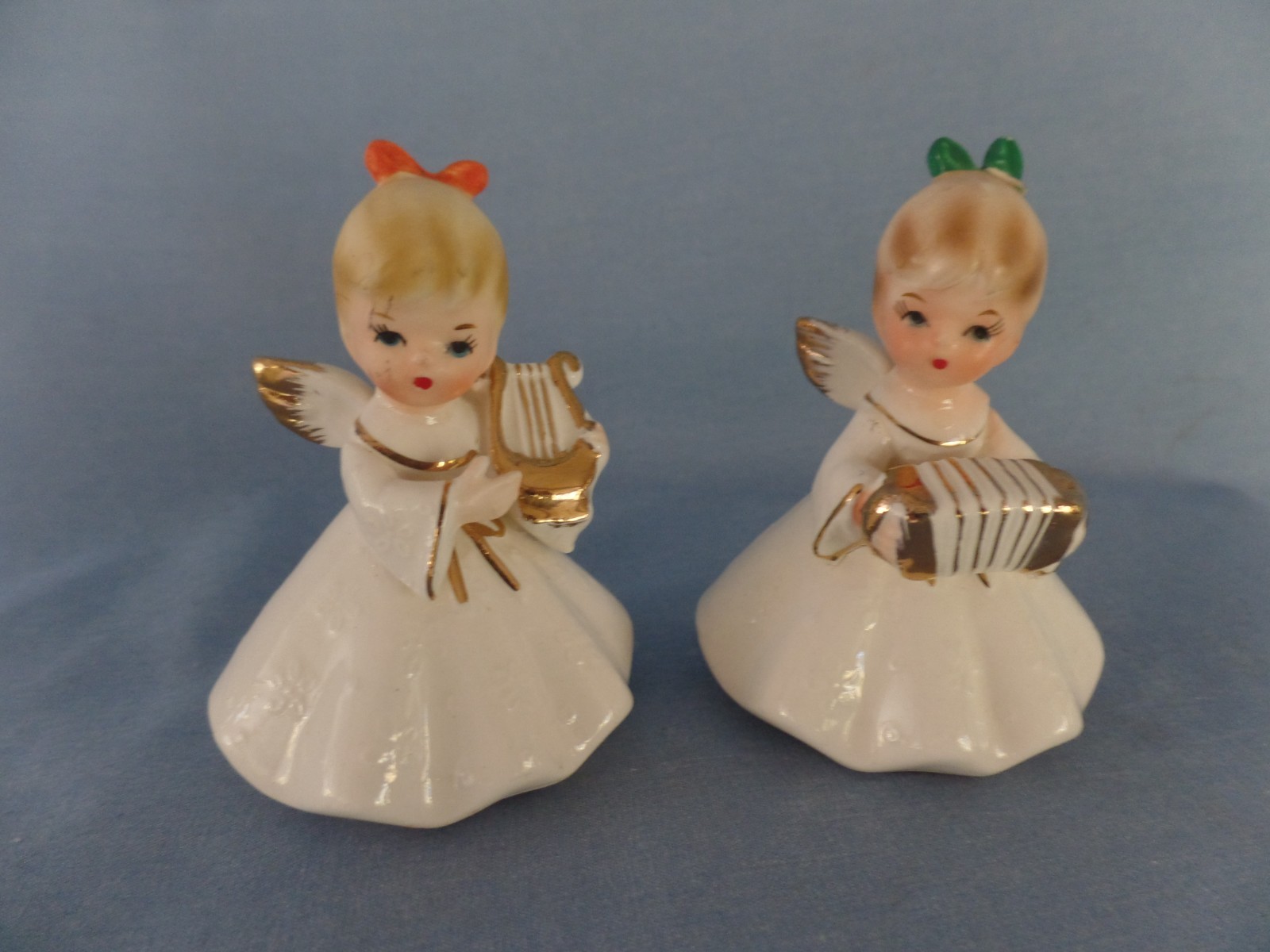 2 vintage NAPCOWARE ANGELS with instruments 2¾ 2 vintage NAPCOWARE ANGELS with instruments 2¾