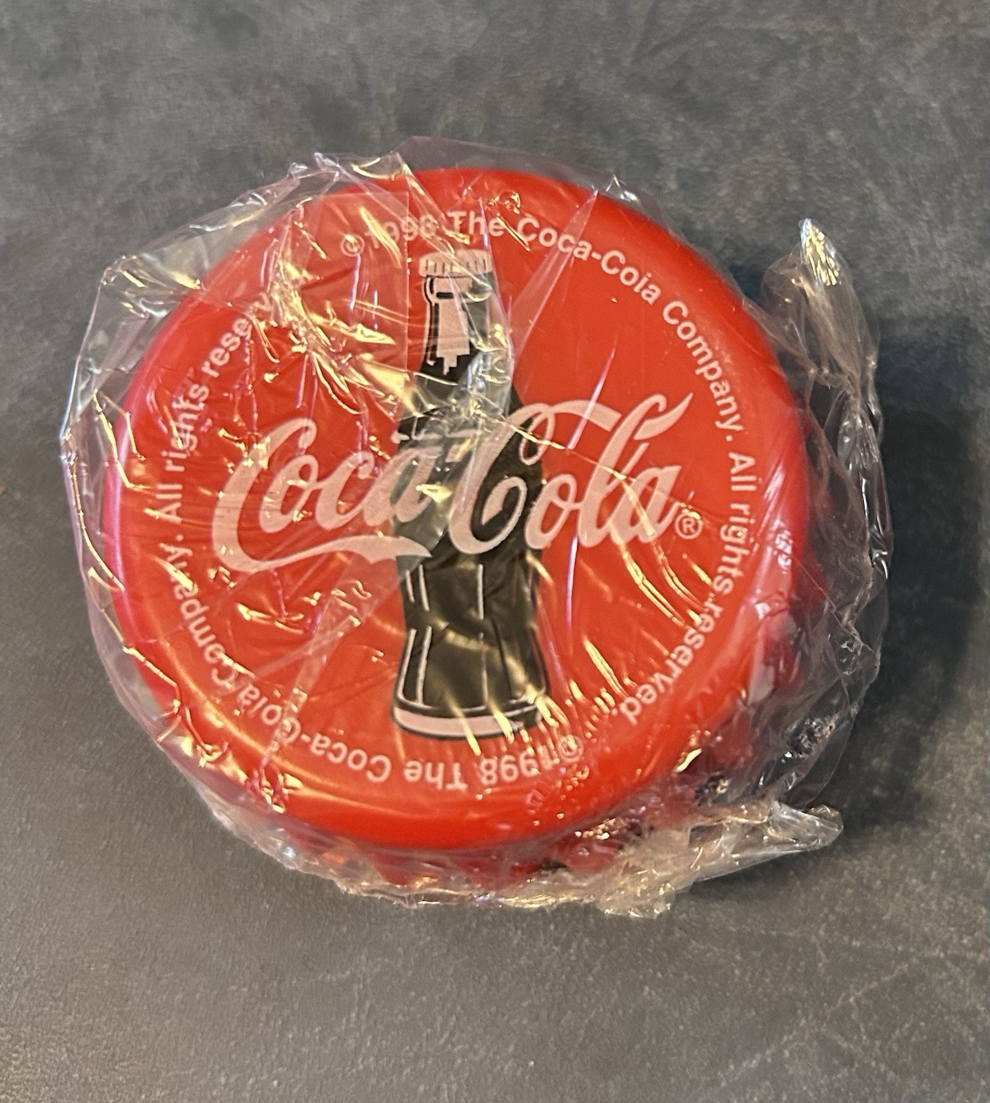 COCA COLA YOYO 1998 BOTTLE CAP DESIGN VINTAGE / NEW YO-YO COKE ADVERTISING NOS COCA COLA YOYO 1998 BOTTLE CAP DESIGN VINTAGE / NEW YO-YO COKE ADVERTISING NOS
