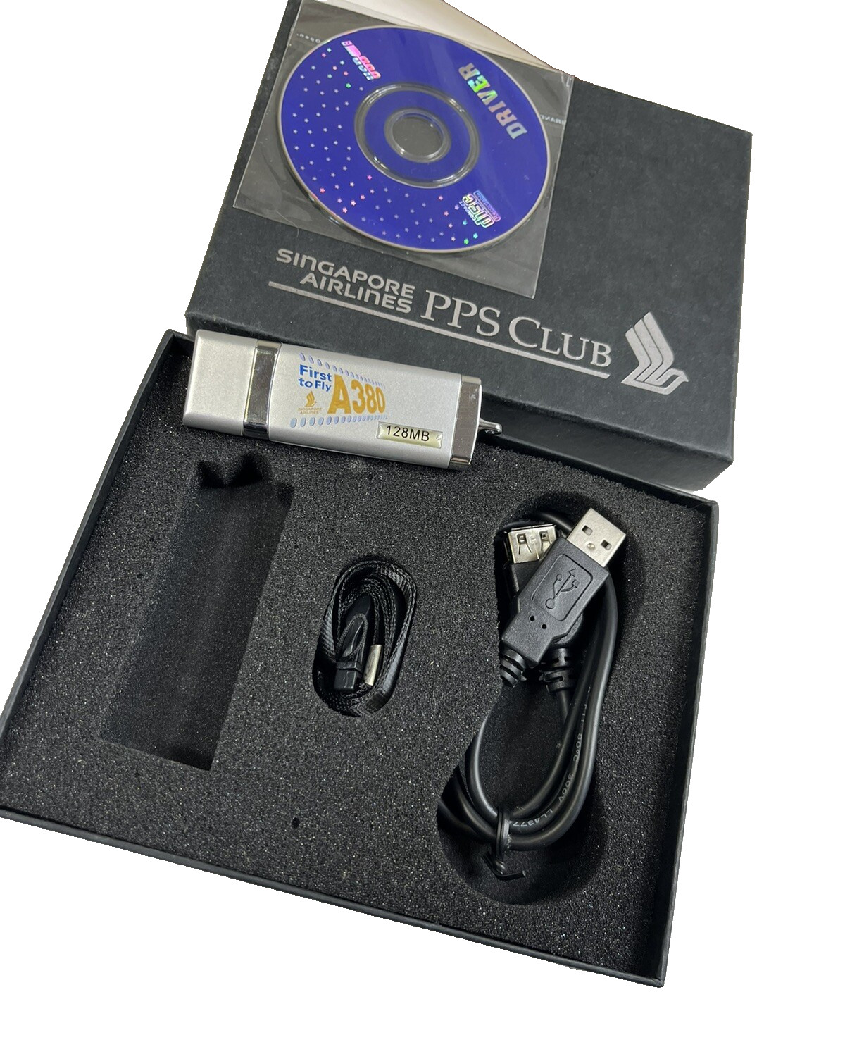 Singapore Airlines First A380 PPS CLUB SOUVENIR USB DRIVE 128MB New in Box A 380
