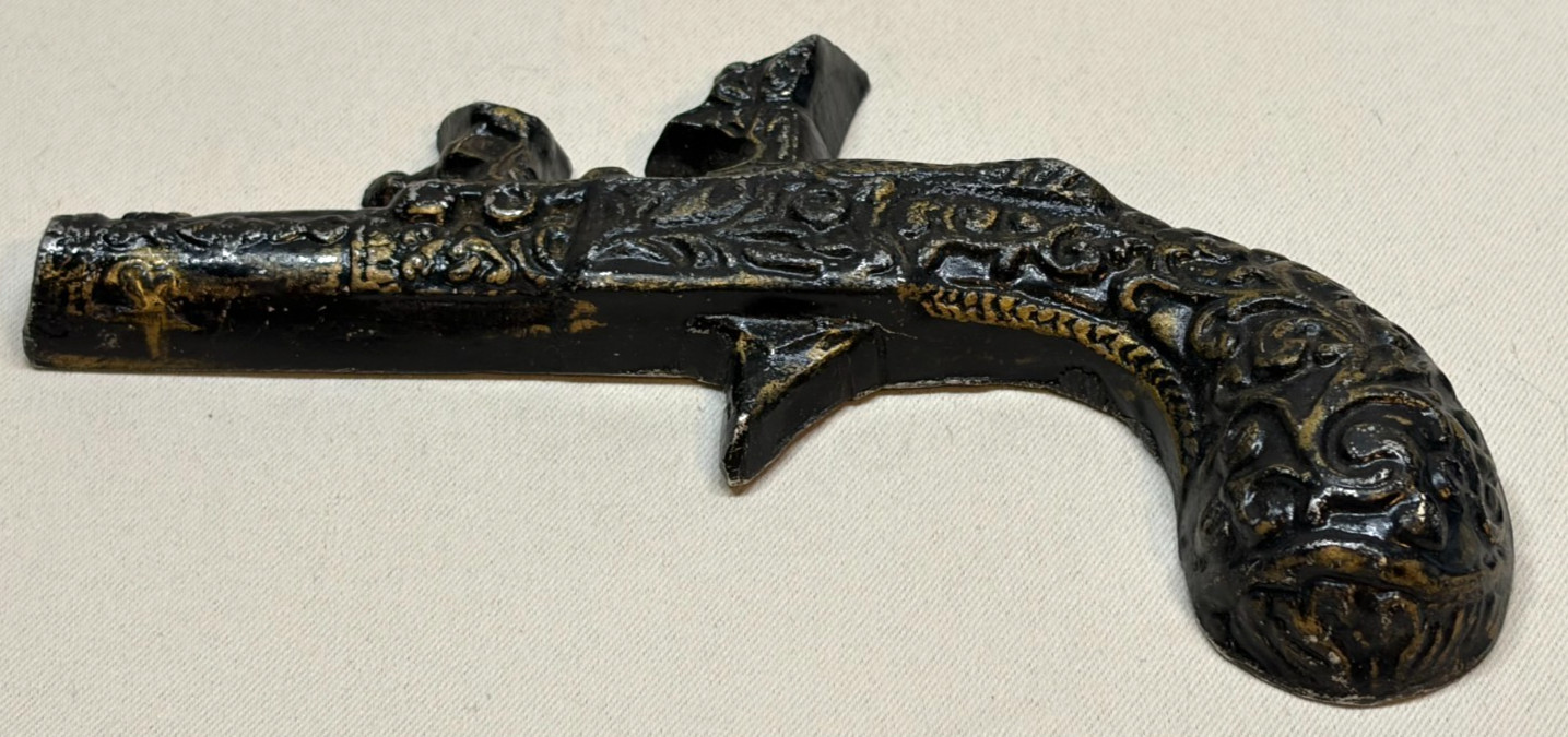 Vintage 1970s Cast Aluminum Flintlock Pistol Wall Decor Art Plaque 7\