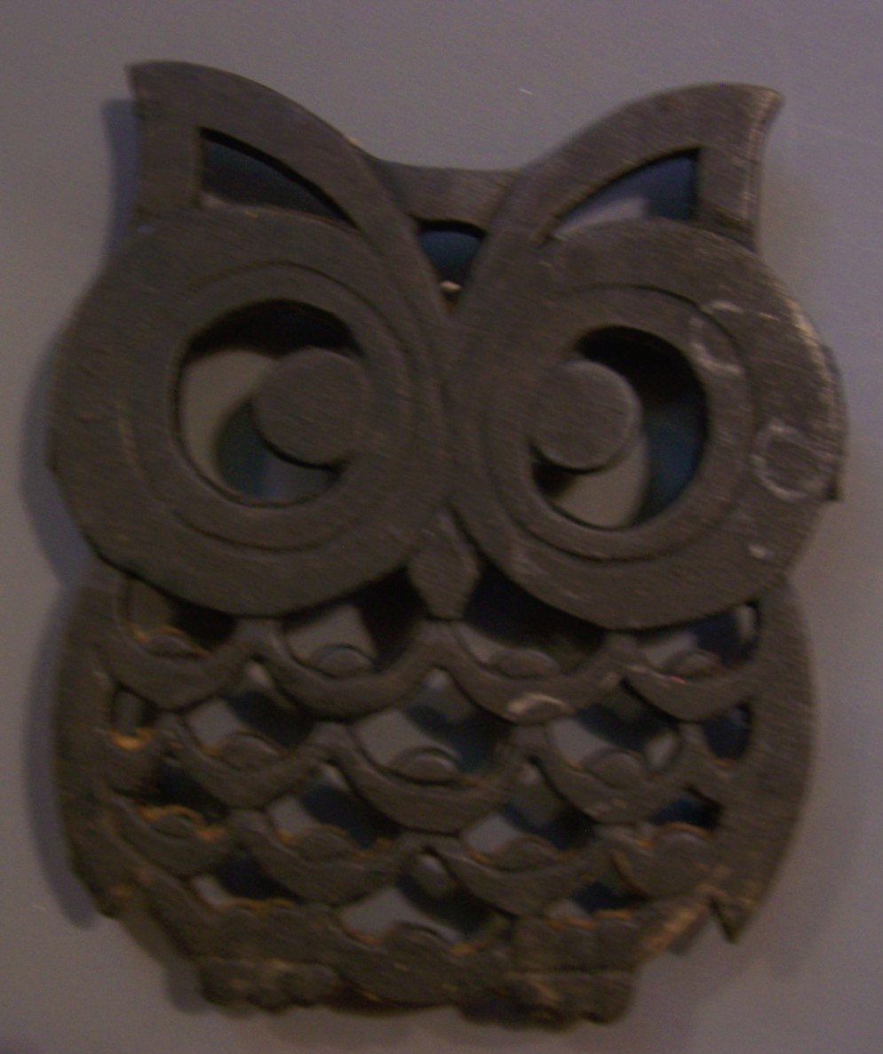 Vintage 1970's Taiwan Kitschy Cast Iron Owl Hot Trivet