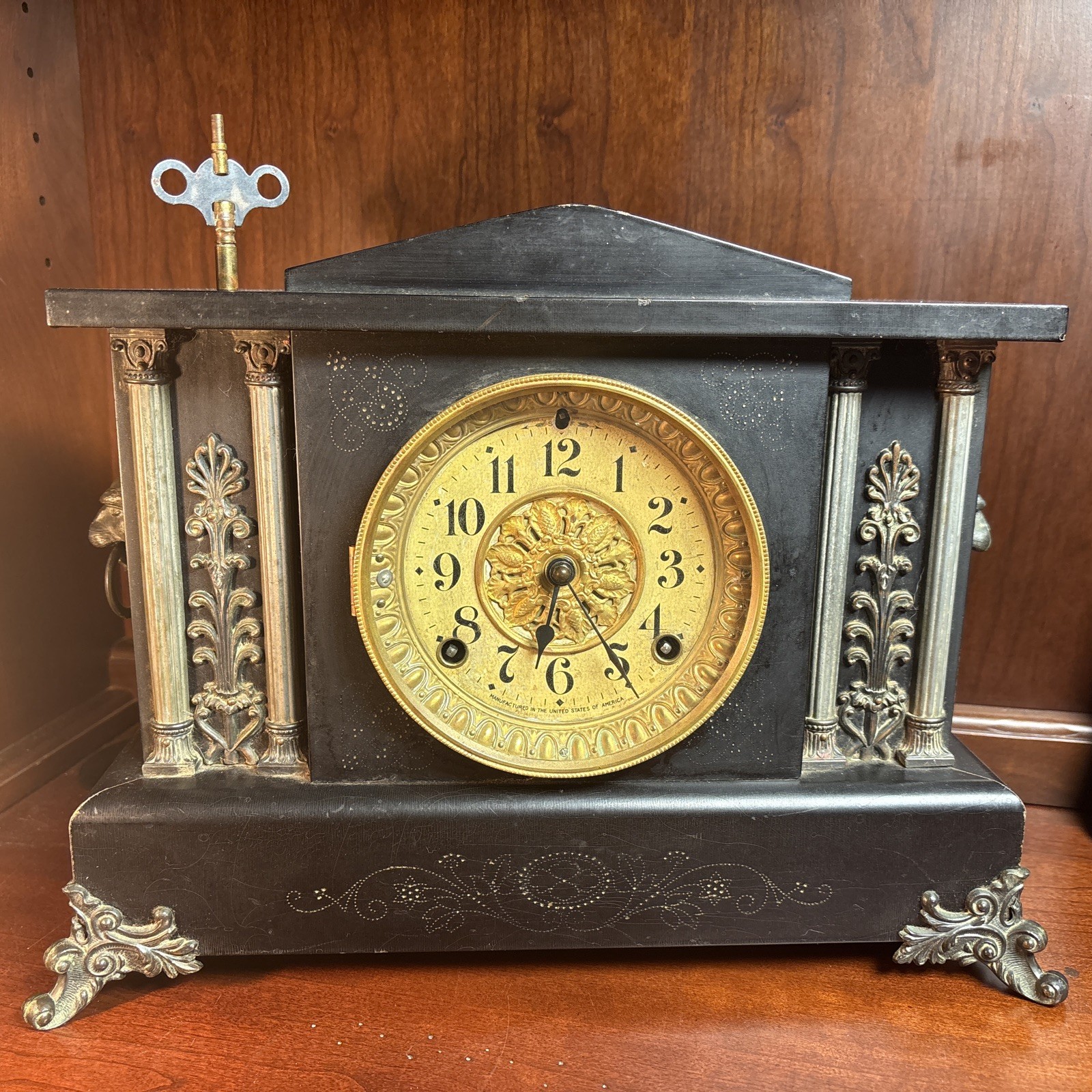 Antique 1900's E Ingraham Co Mantle Clock with Key Antique 1900's E Ingraham Co Mantle Clock with Key