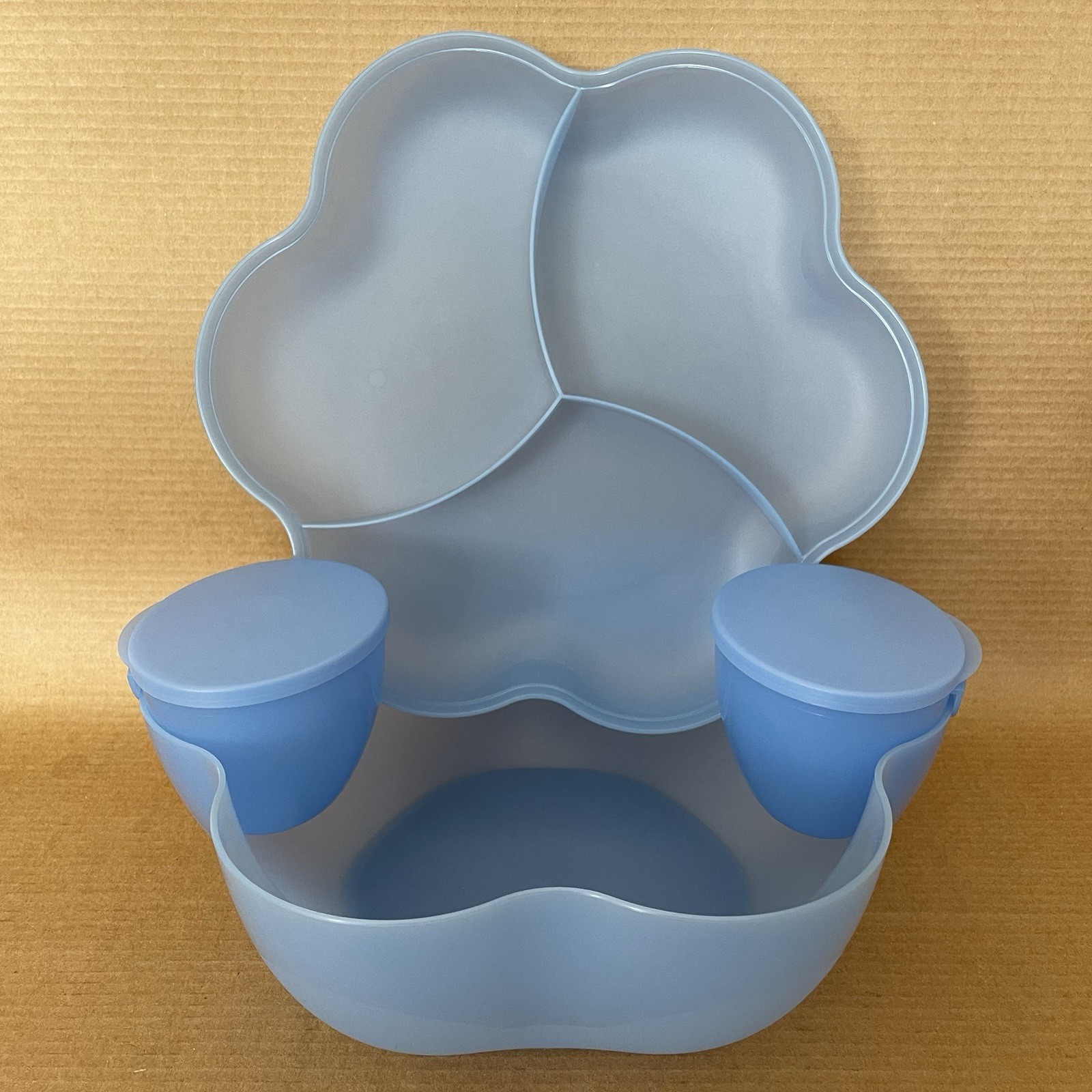 Tupperware Chip N Dip 4 Piece Set Large Divided Party Tray #4625 Light Blue New