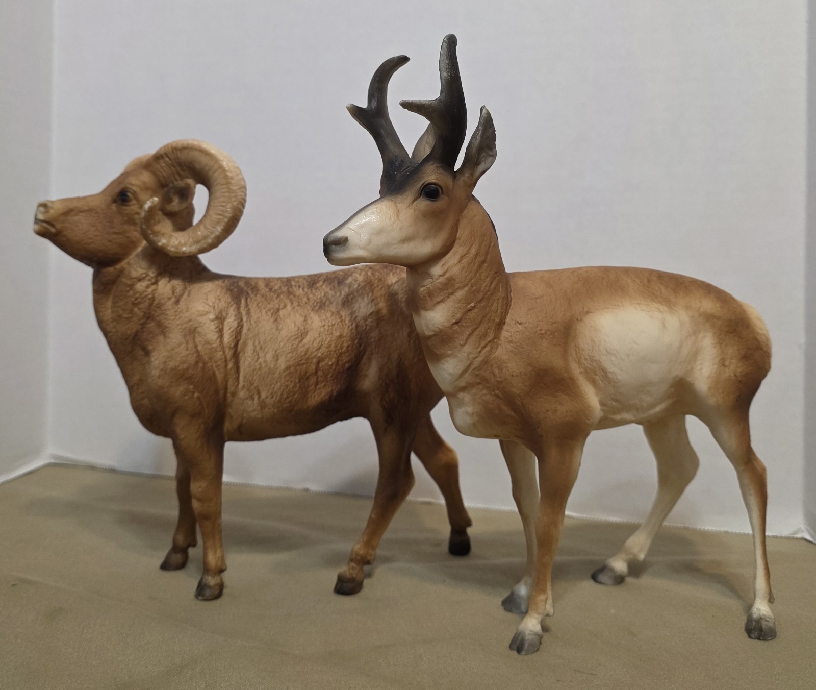 Vintage Breyer Pronghorn Antelope Model #310 And Big Horn #78. You Get Both. Vintage Breyer Pronghorn Antelope Model #310 And Big Horn #78. You Get Both.