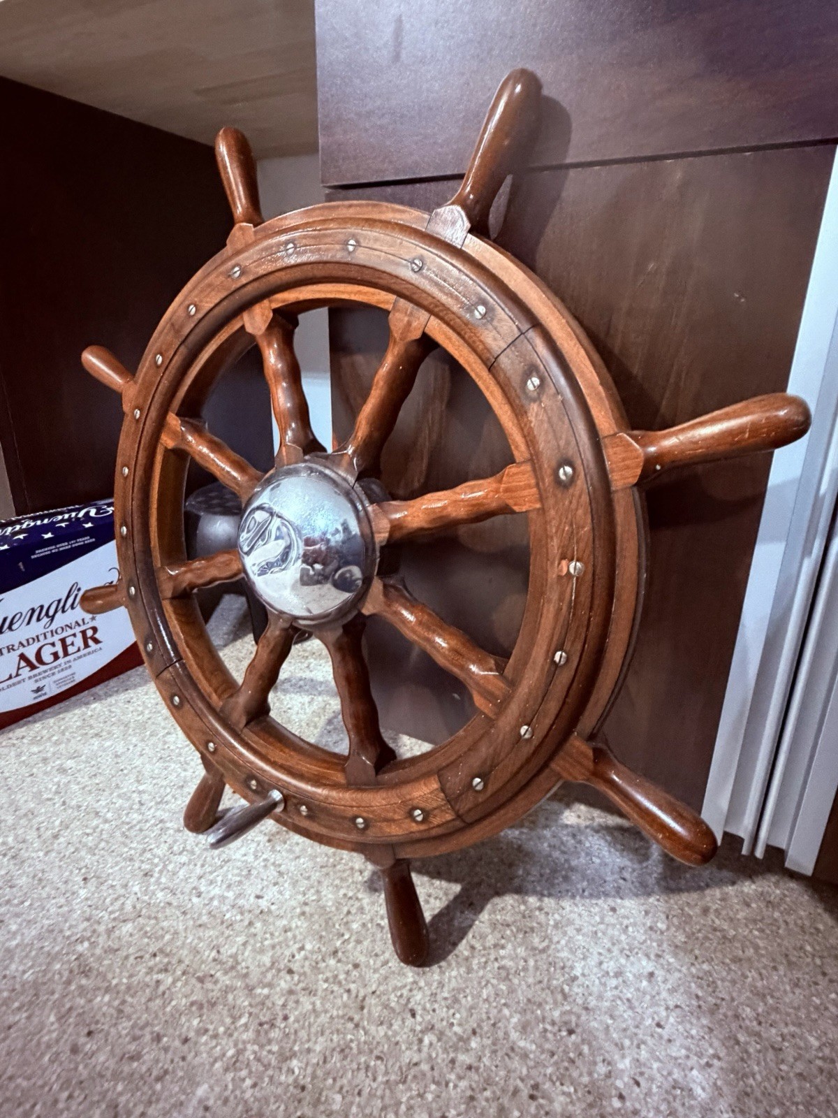 ANTIQUE EIGHT SPOKE SHIPS WHEEL ANTIQUE EIGHT SPOKE SHIPS WHEEL