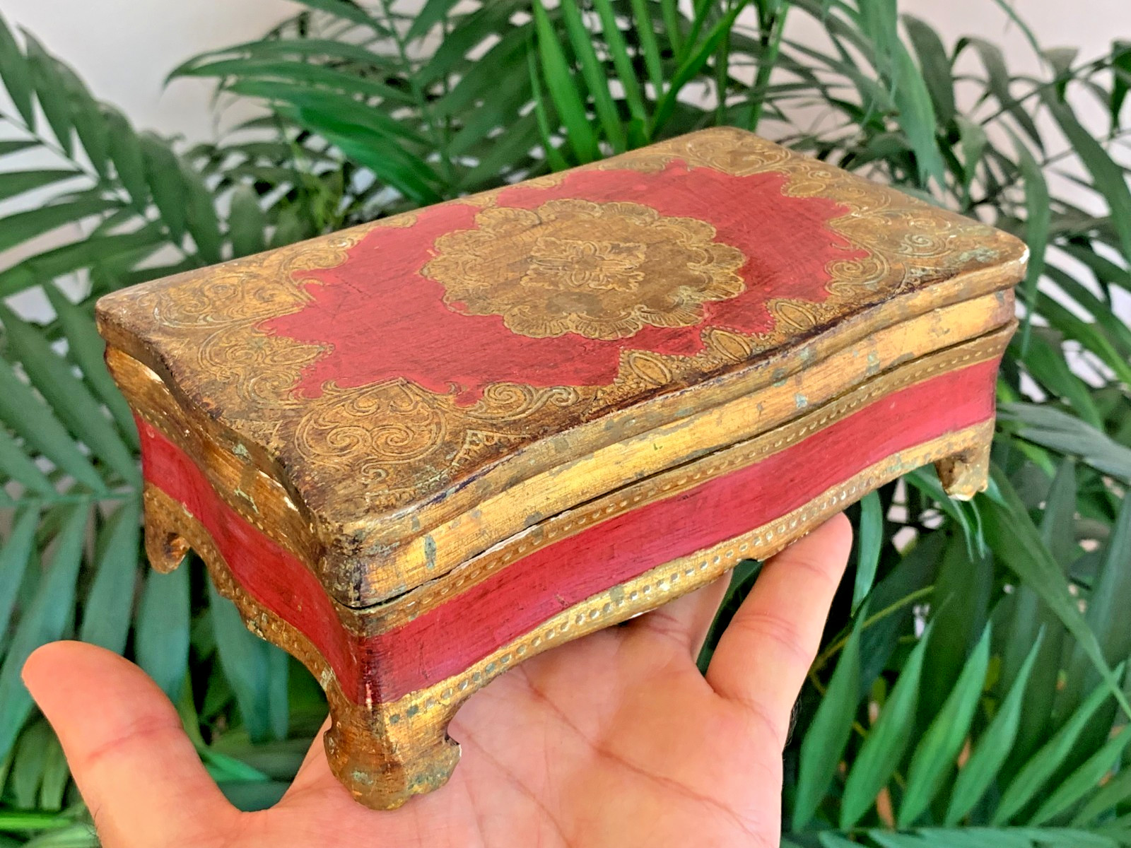 VTG Italian Florentine Giltwood Gesso Trinket Box Red Gold Ornate Jewelry Cascet