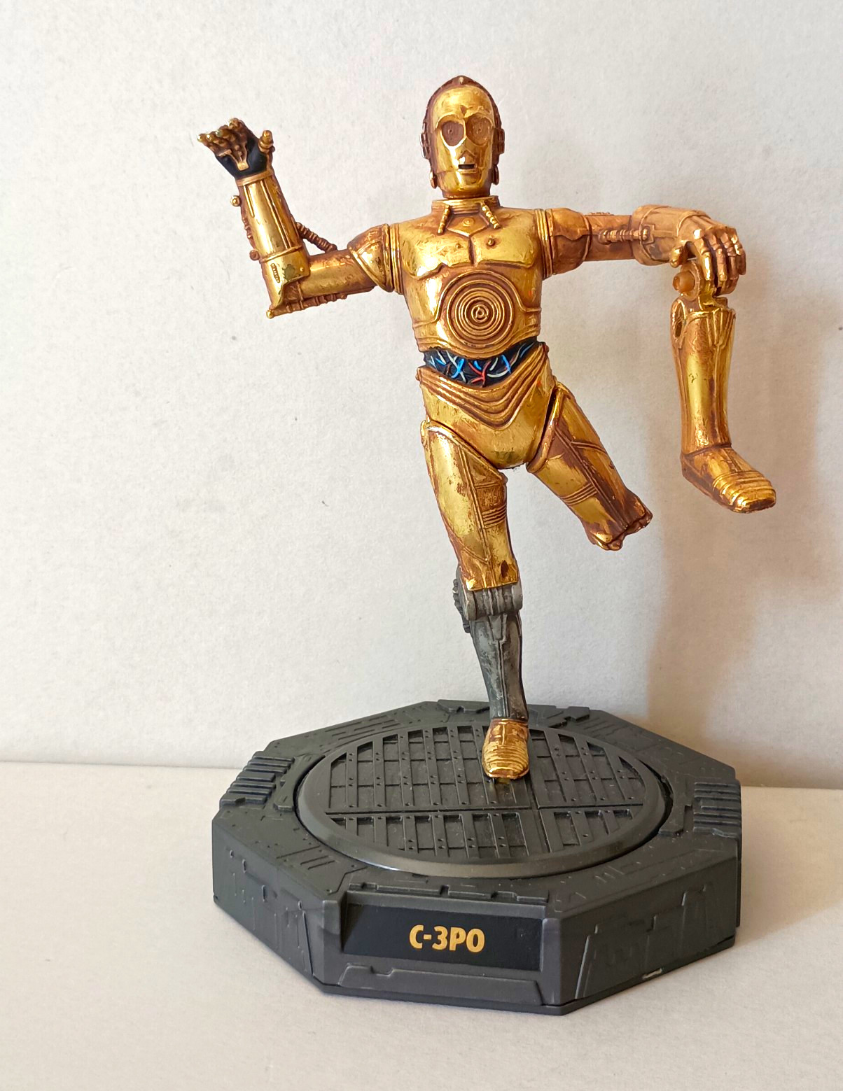 Hasbro Star Wars C-3PO Figure on Base Power of the Force 2 1998