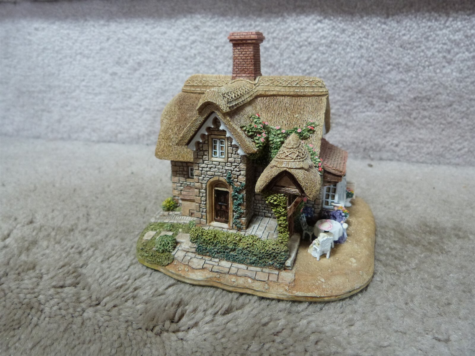 VINTAGE 1995 Lilliput Lane BARGATE COTTAGE TEA ROOM EUC Figure 5x4.5x4
