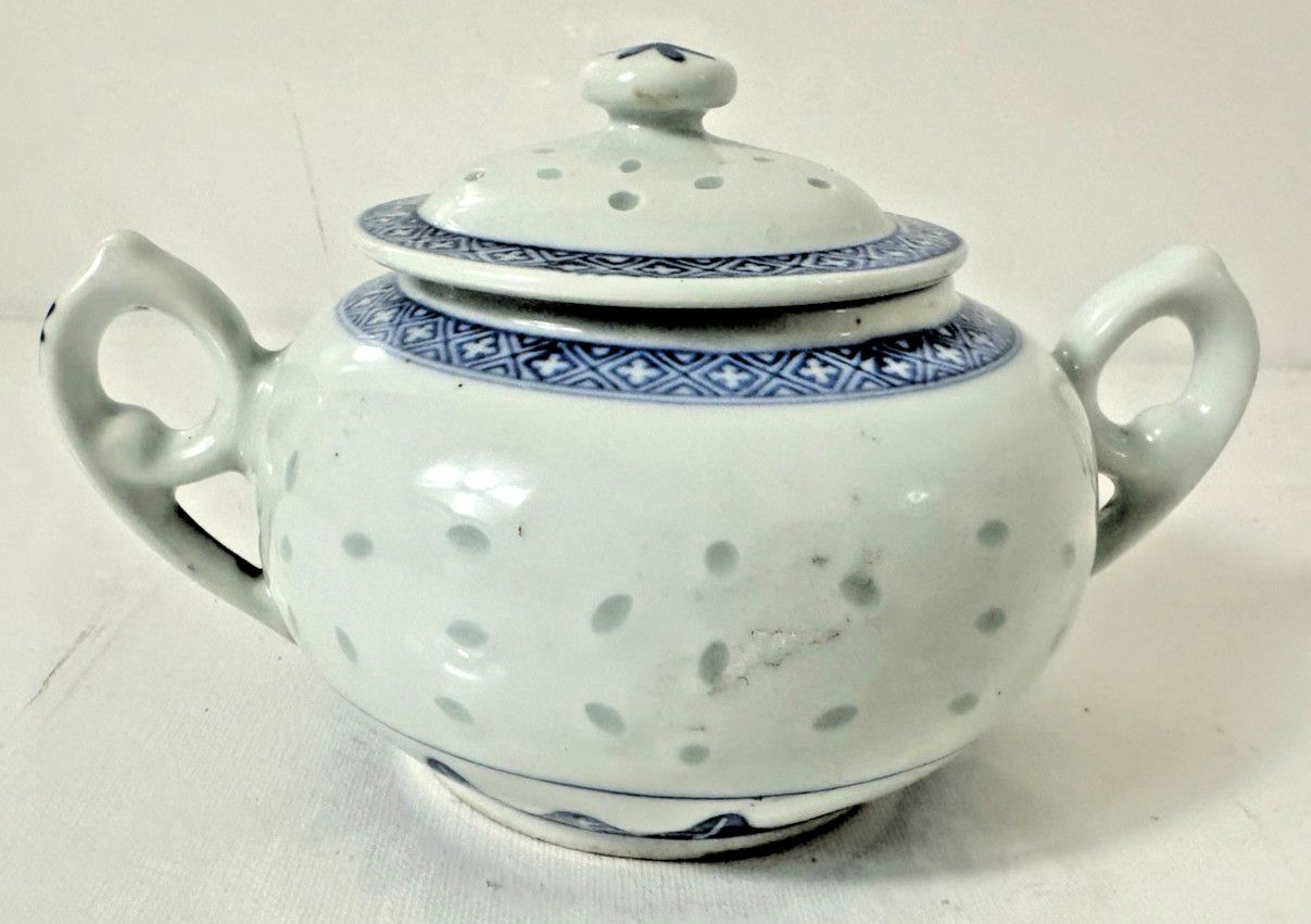 VTG Chinese Blue & White Porcelain Rice Grain Double Handle Sugar Bowl With Lid