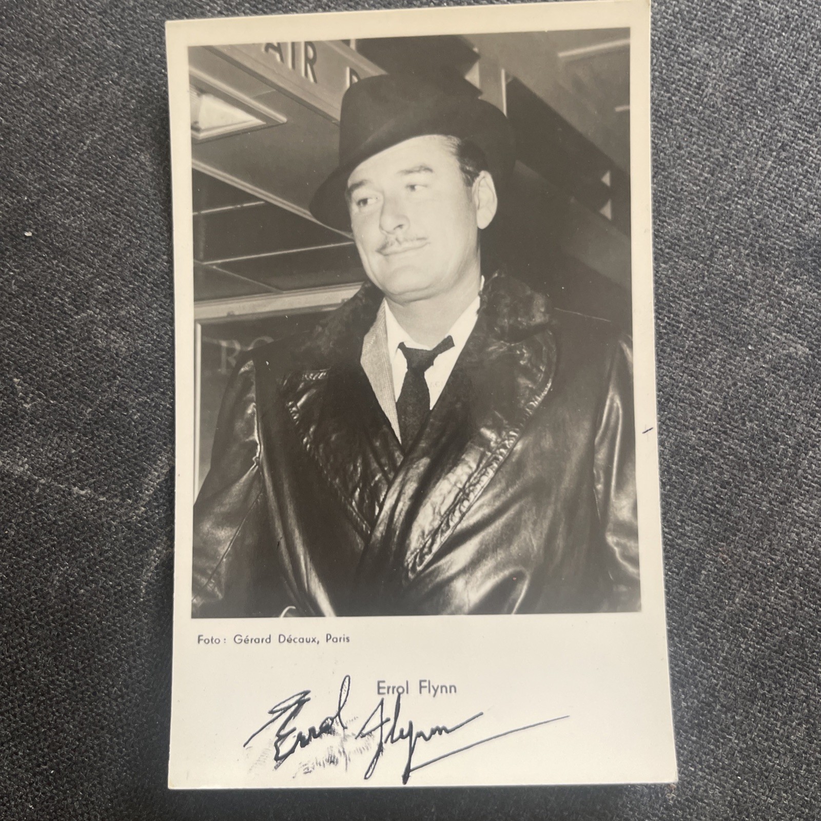 Vintage Errol Flynn Cinema Postcard Autograph Signature Dedication