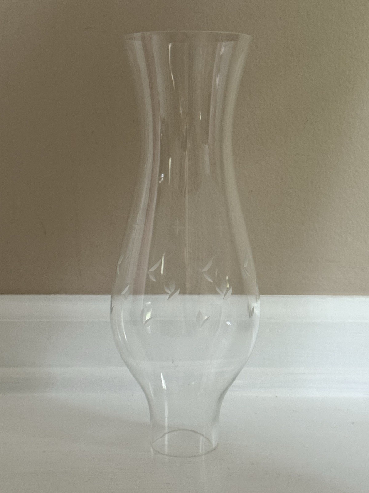 Vintage Etched Glass Hurricane Chimney Shade 9.5” Tall W/1.5” Bottom Fitter Vintage Etched Glass Hurricane Chimney Shade 9.5” Tall W/1.5” Bottom Fitter