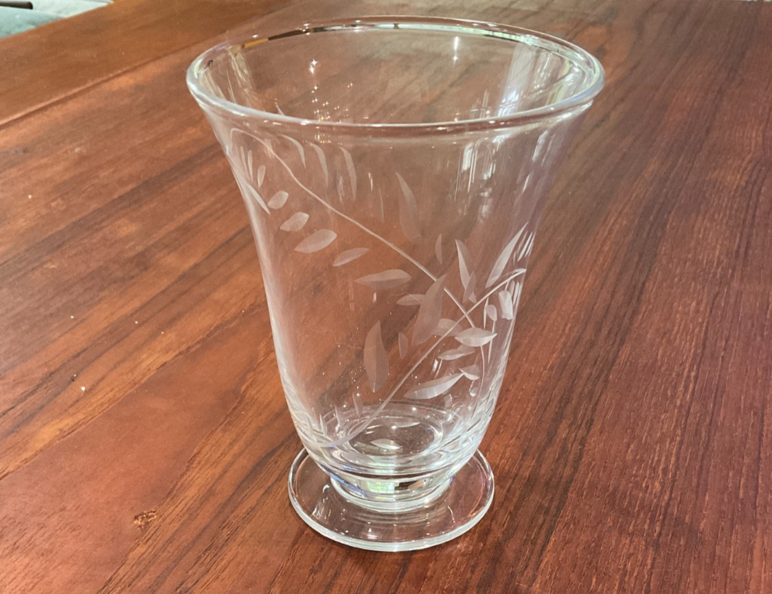 William Yeoward Crystal Fern Bouquet Vase 5.5” Signed Etched Botanical Footed