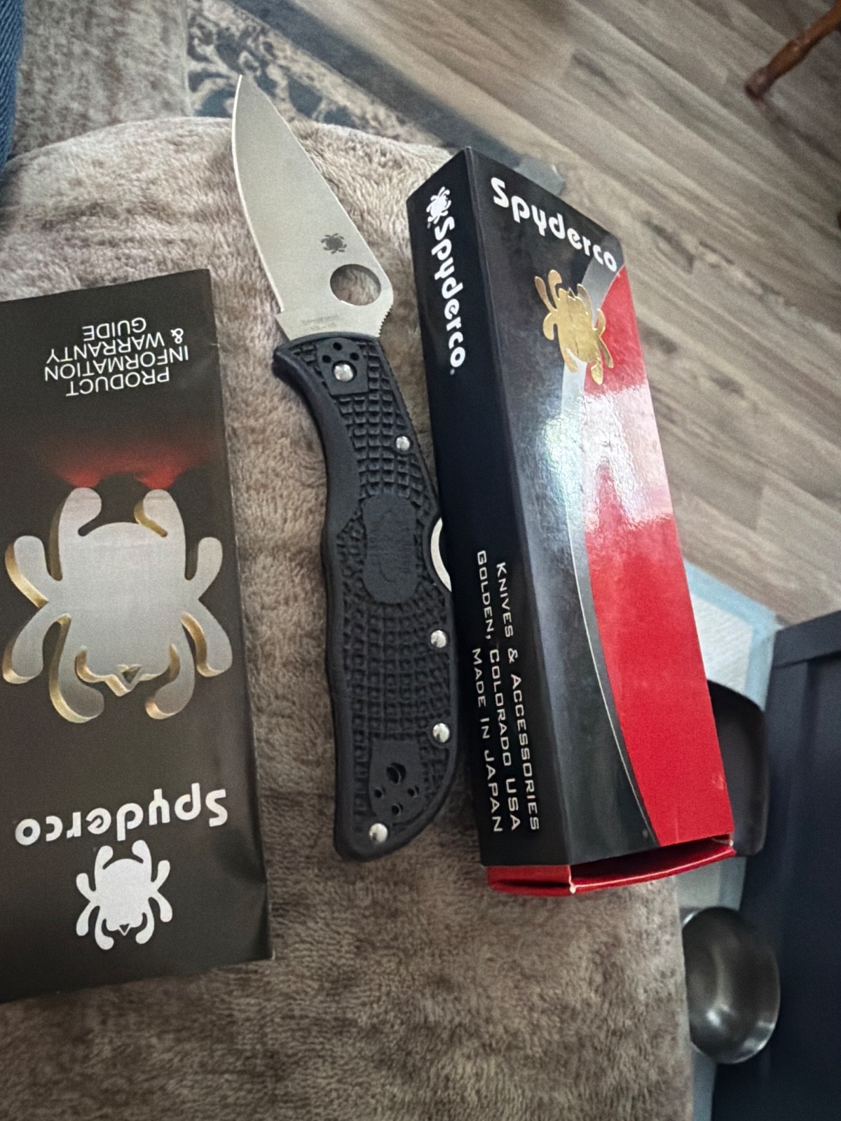 SPYDERCO ENDELA KNIFE