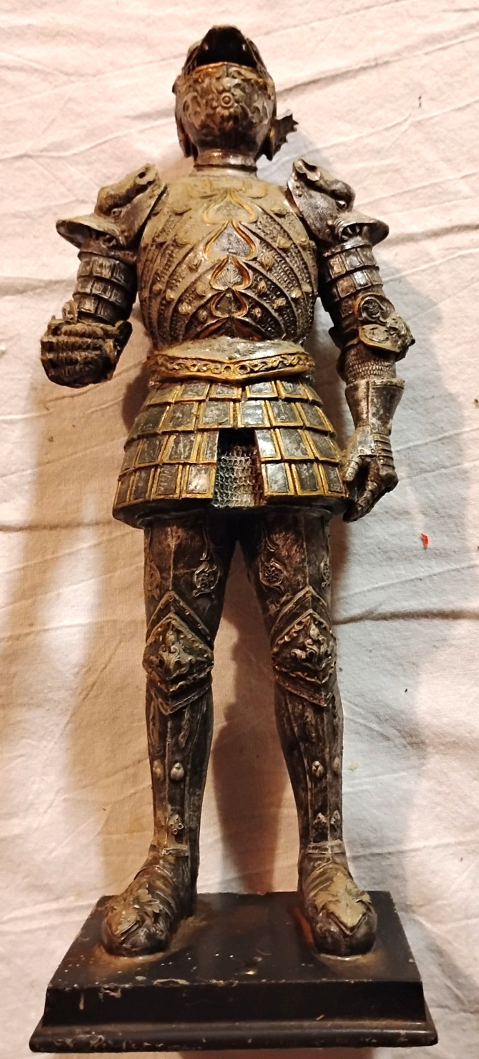 MYTHS & LEGENDS SUMMIT COLLECTION WARRIOR KNIGHT