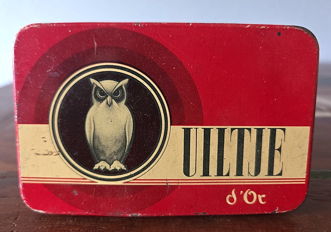 Vintage Uiltje dOr Cigar Tin La Bolsa Kampen Holland Owl Bird Graphic Clean
