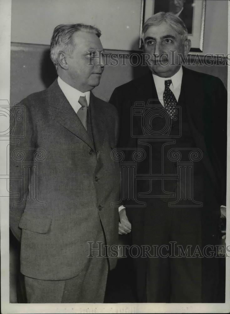1933 Press Photo Raymond W. Stevens, Attorney Patrick J. Lucey at Fraud Trial 1933 Press Photo Raymond W. Stevens, Attorney Patrick J. Lucey at Fraud Trial