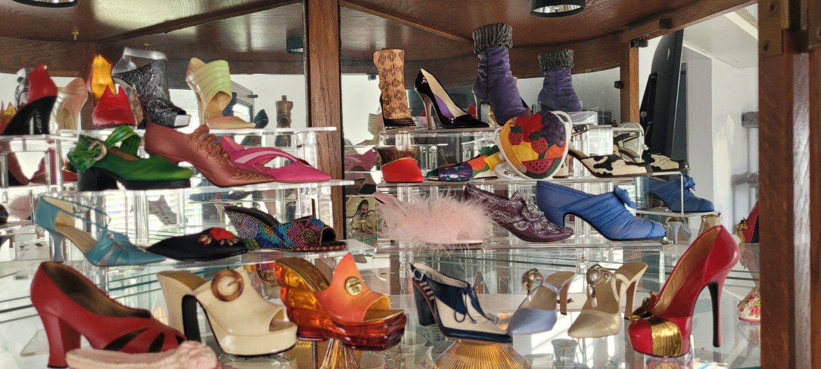 Just the right shoe by raine collection Just the right shoe by raine collection