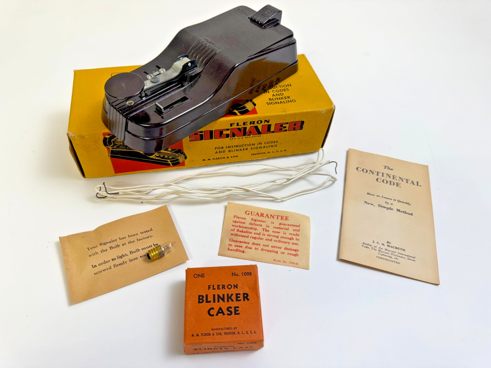 1940's Fleron Signaler Morse Code Bakelite Original Box Blinker Case Booklet